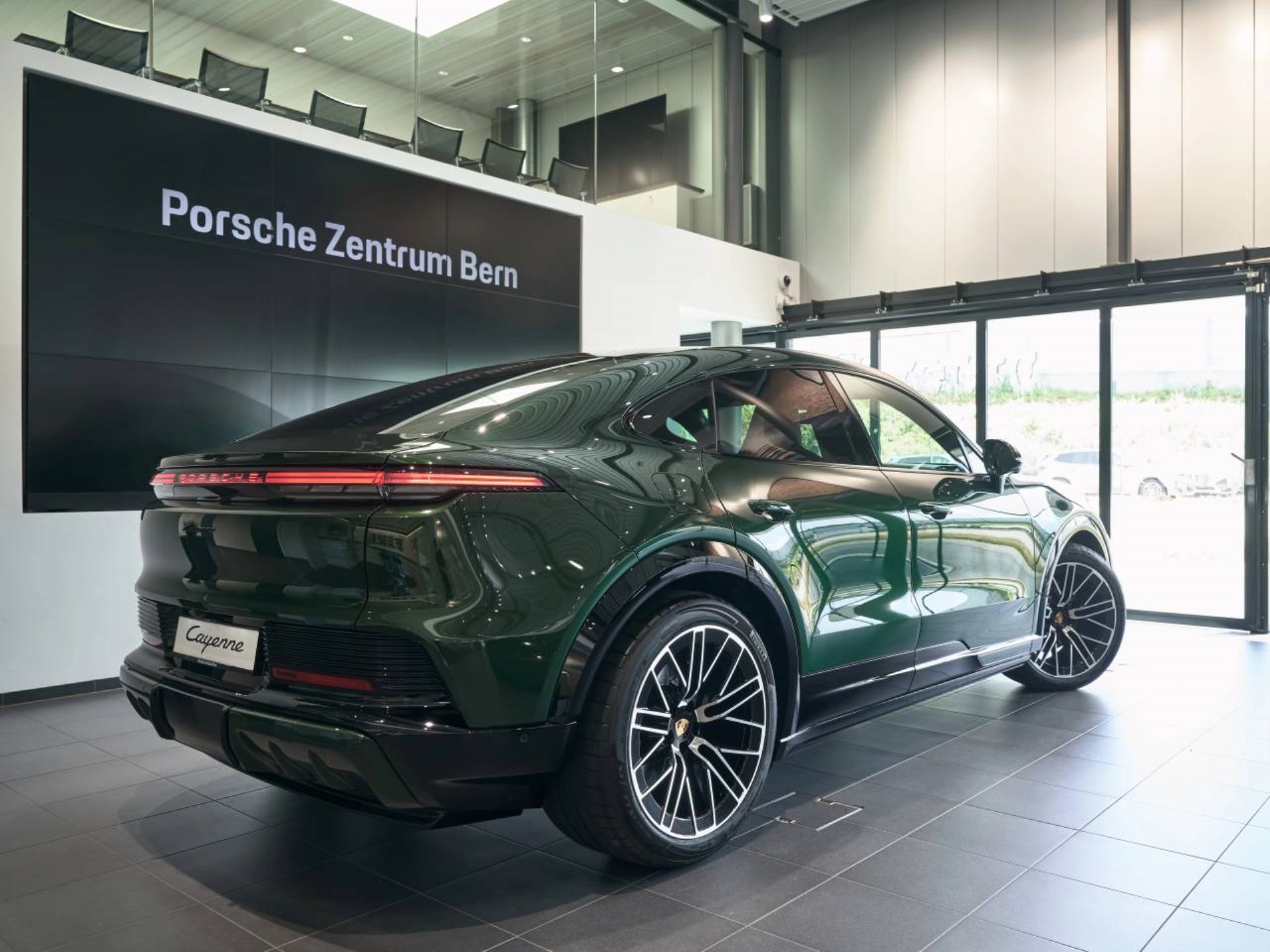 PORSCHE Cayenne Coupé Electric-image-2