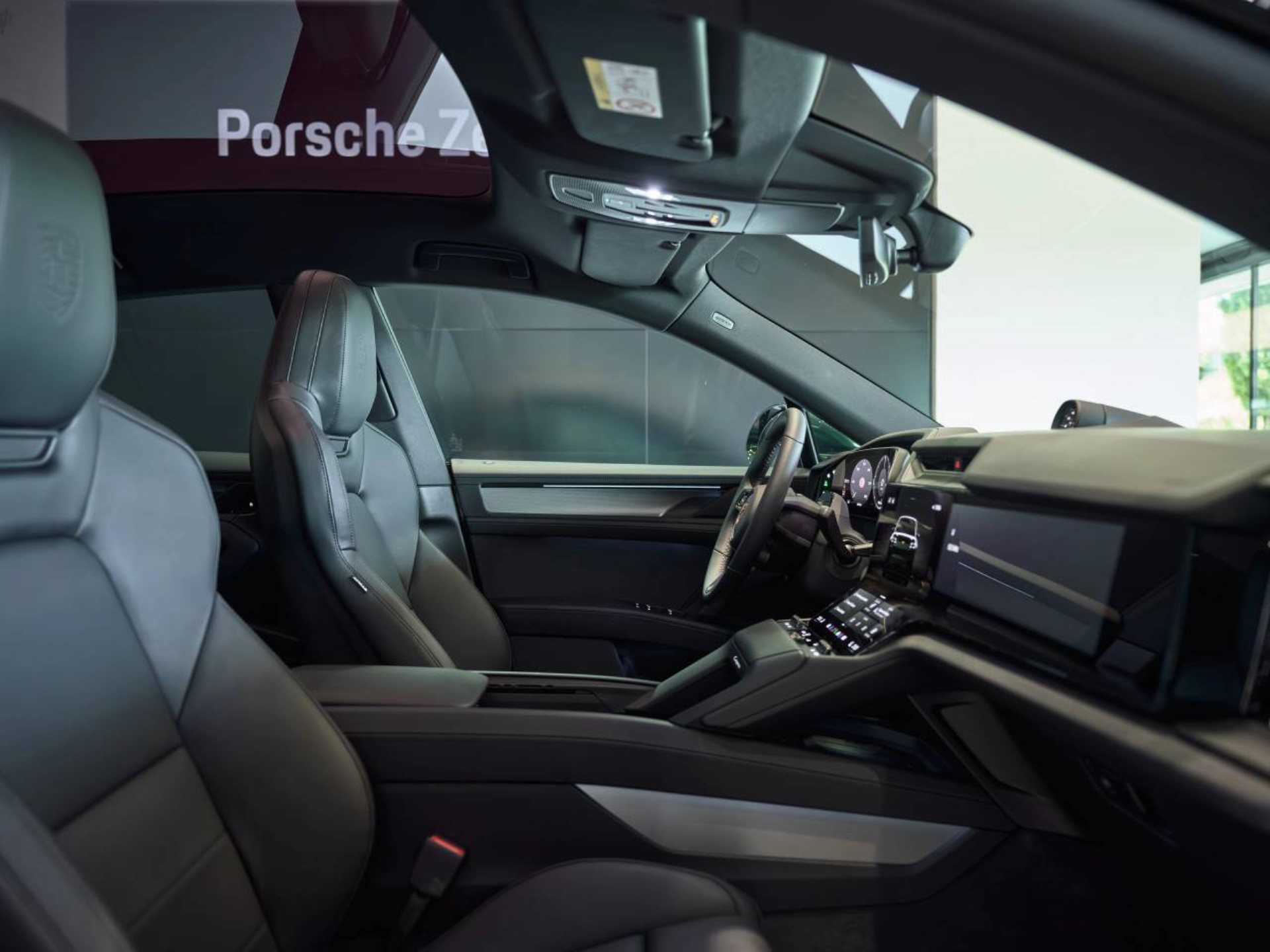 PORSCHE Cayenne Coupé Electric-image-18
