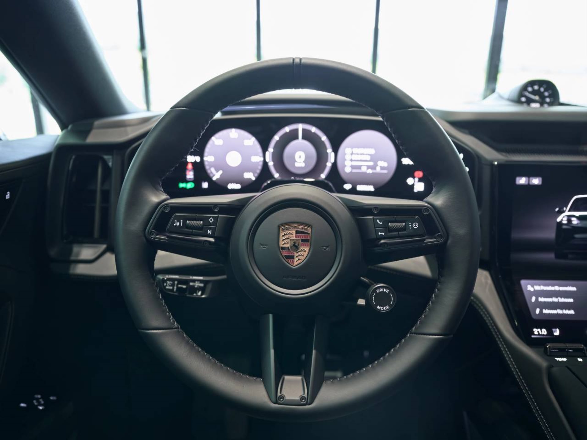 PORSCHE Cayenne Coupé Electric-image-13