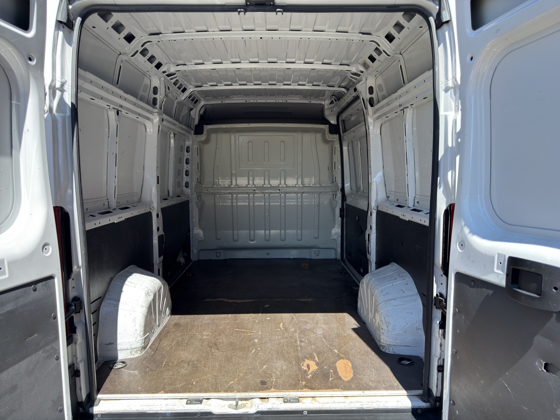 PEUGEOT Boxer 2.2 HDI 335 Pro Fourgon tôlé L2H2-image-5