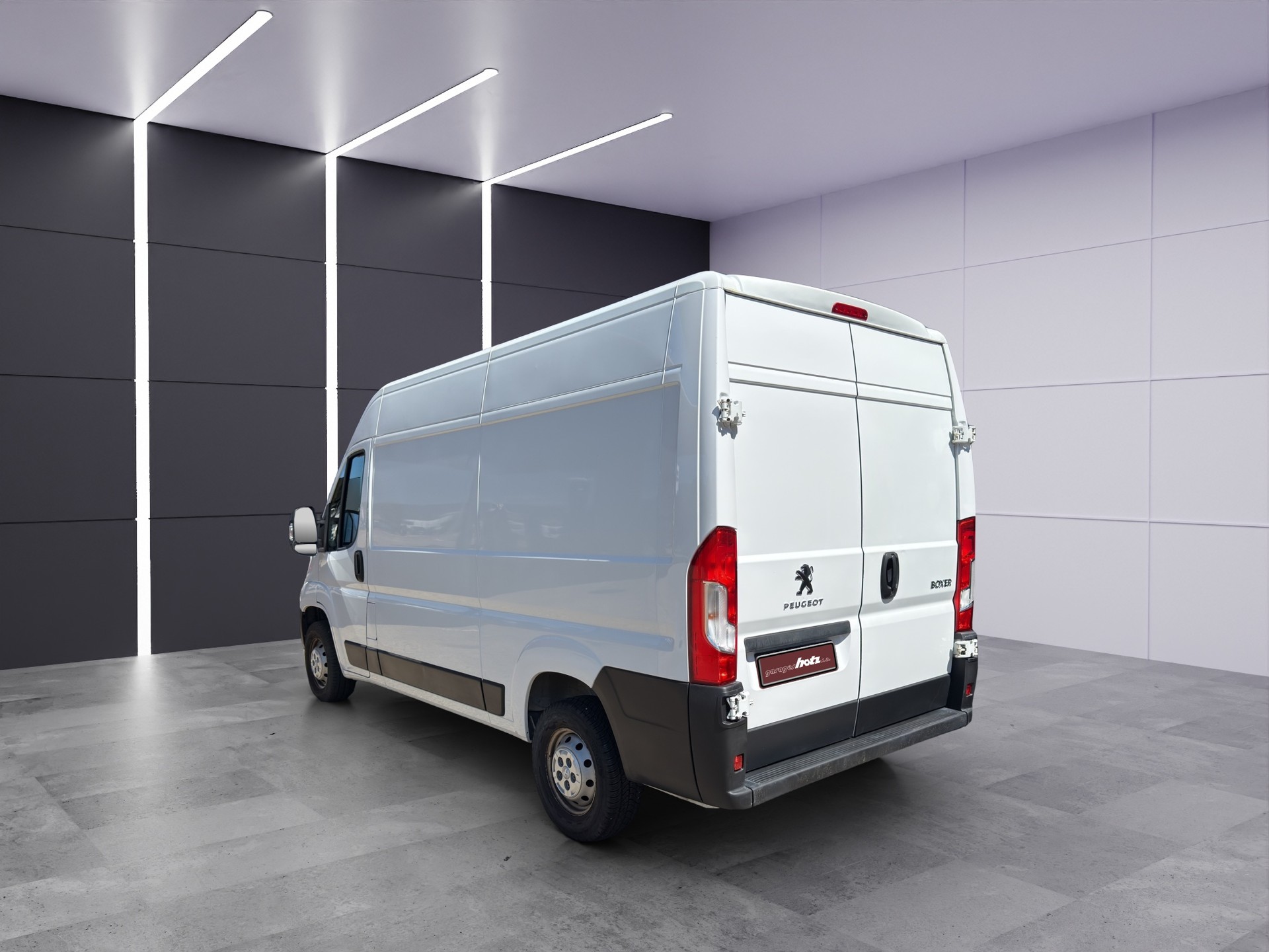 PEUGEOT Boxer 2.2 HDI 335 Pro Fourgon tôlé L2H2-image-2