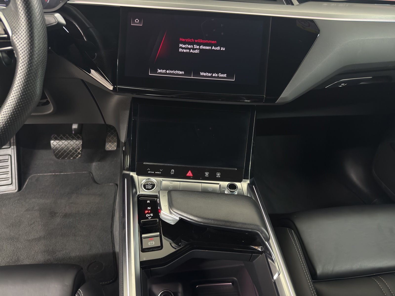 AUDI e-tron 55 Sportback S Line Black Edition quattro-image-10