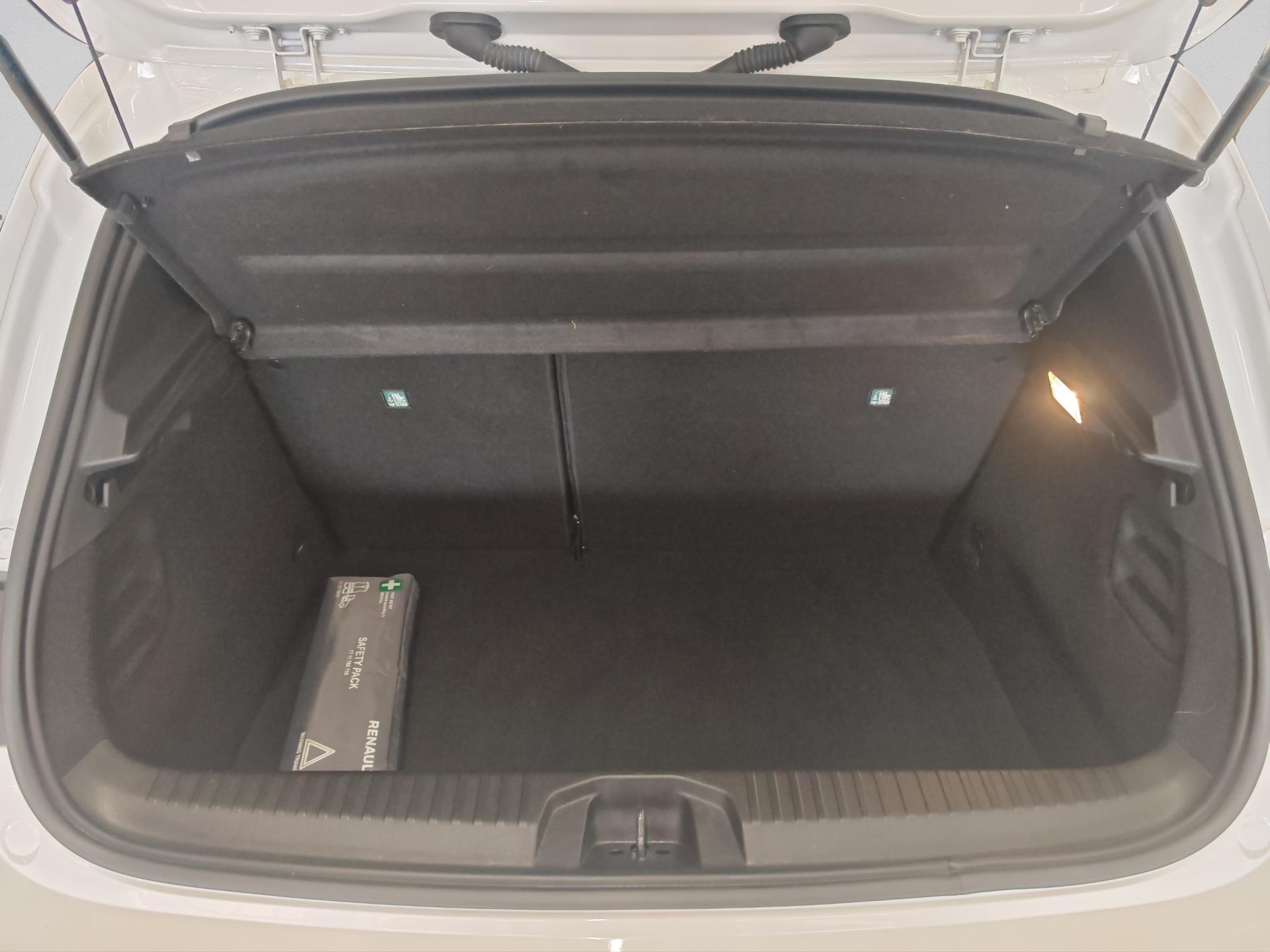 RENAULT Clio 1.6 E-Tech Techno-image-14