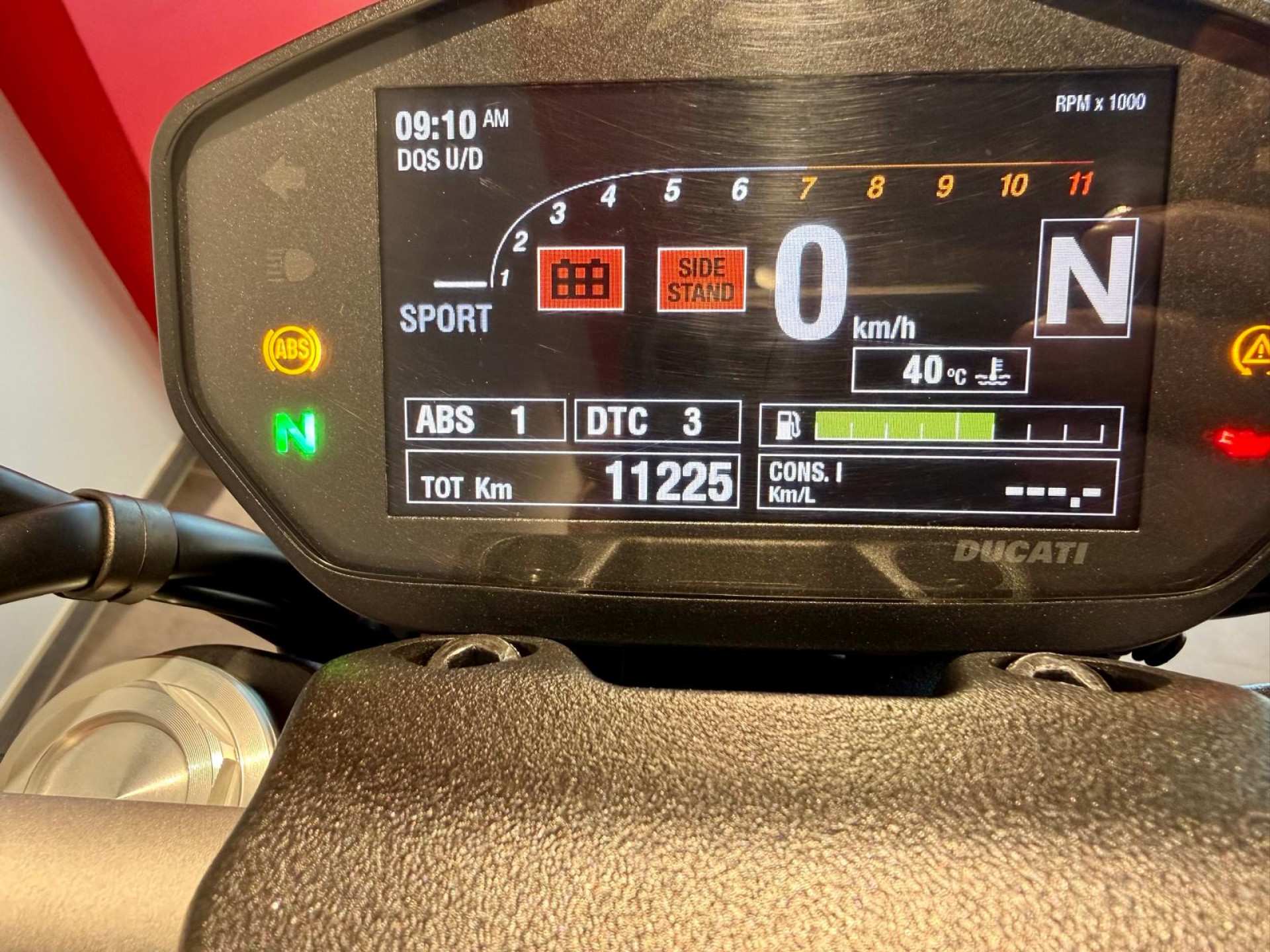 DUCATI Monster 821-image-5