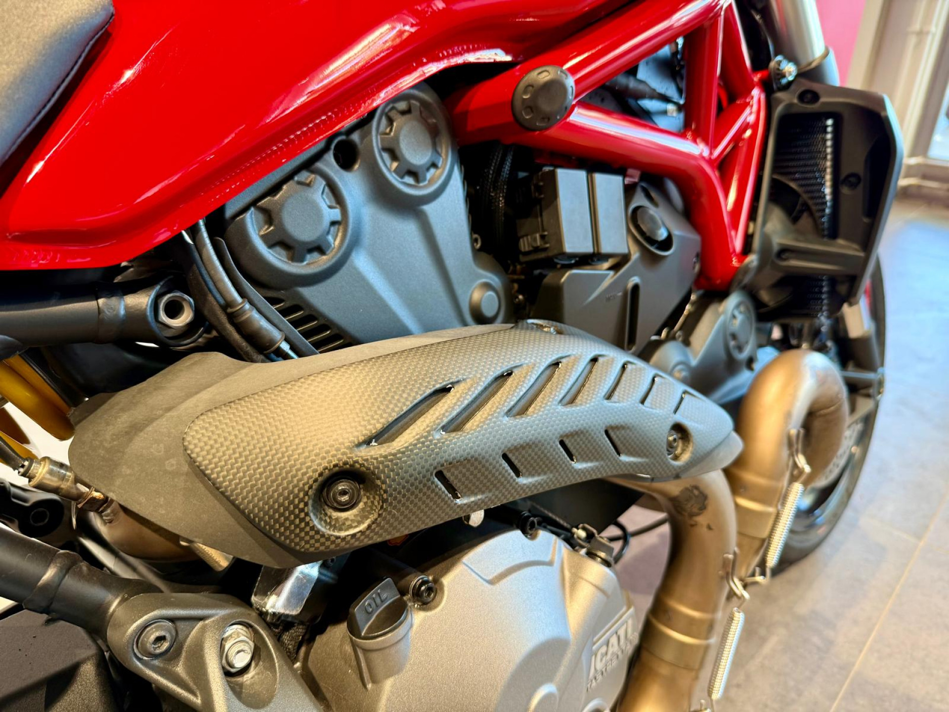 DUCATI Monster 821-image-4
