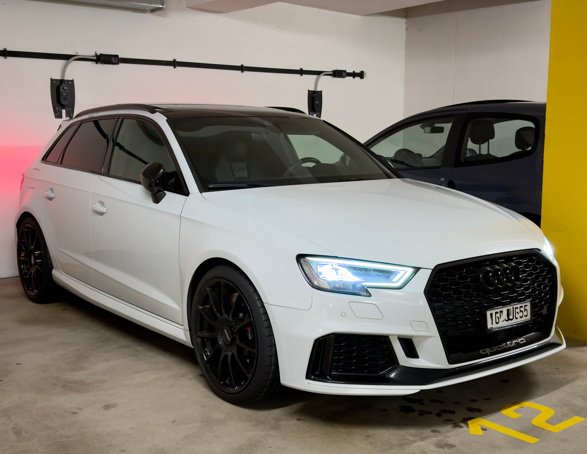 AUDI 2.5 T FSI quattro S-Tronic-image-1