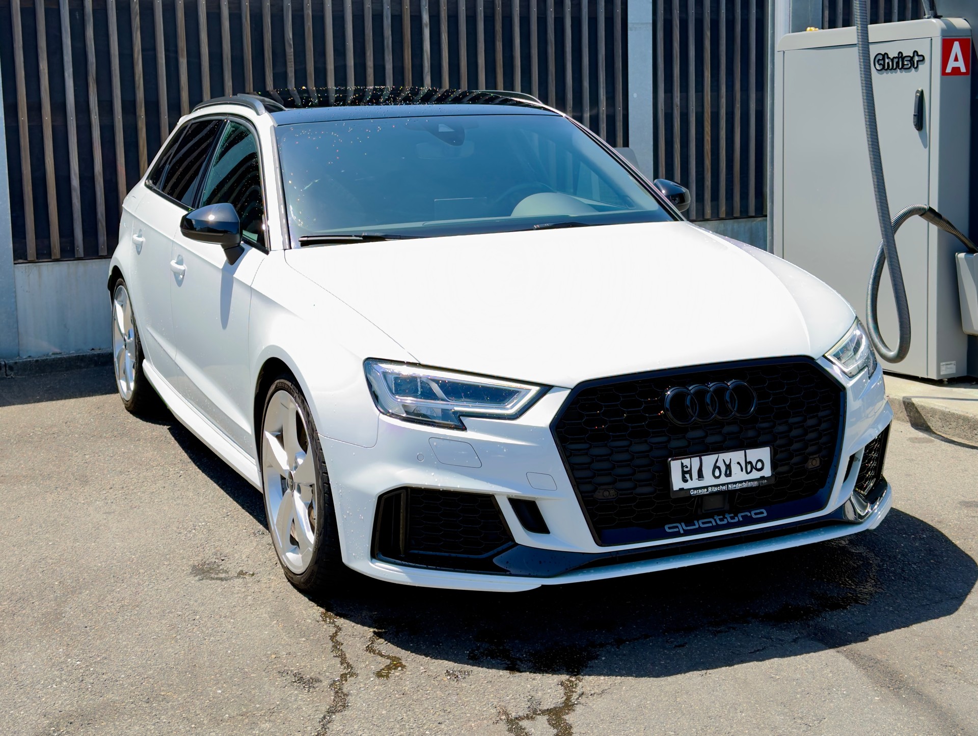 AUDI 2.5 T FSI quattro S-Tronic-image-0