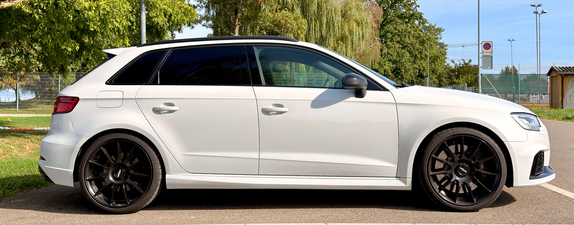 AUDI 2.5 T FSI quattro S-Tronic-image-2