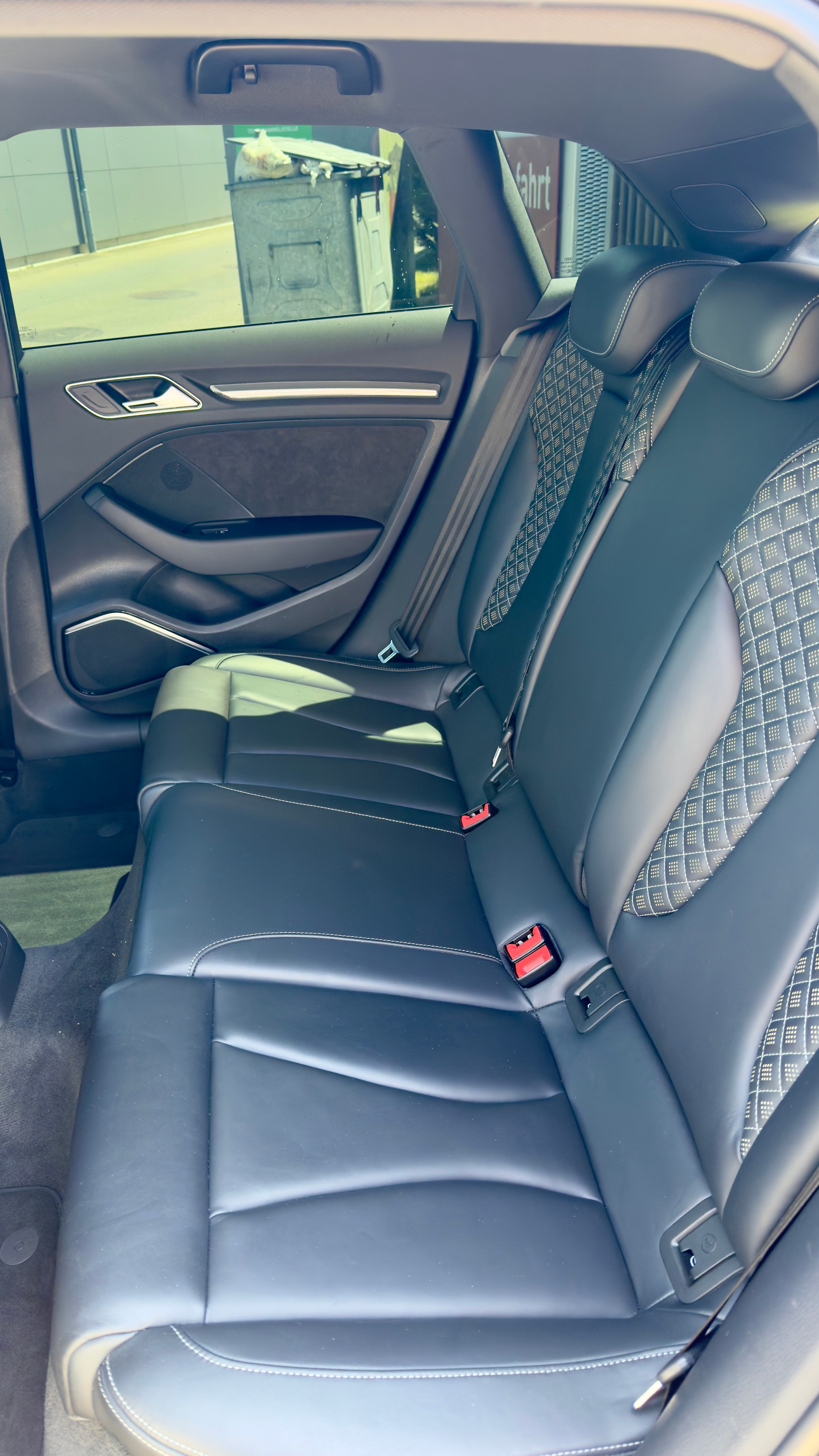AUDI 2.5 T FSI quattro S-Tronic-image-4