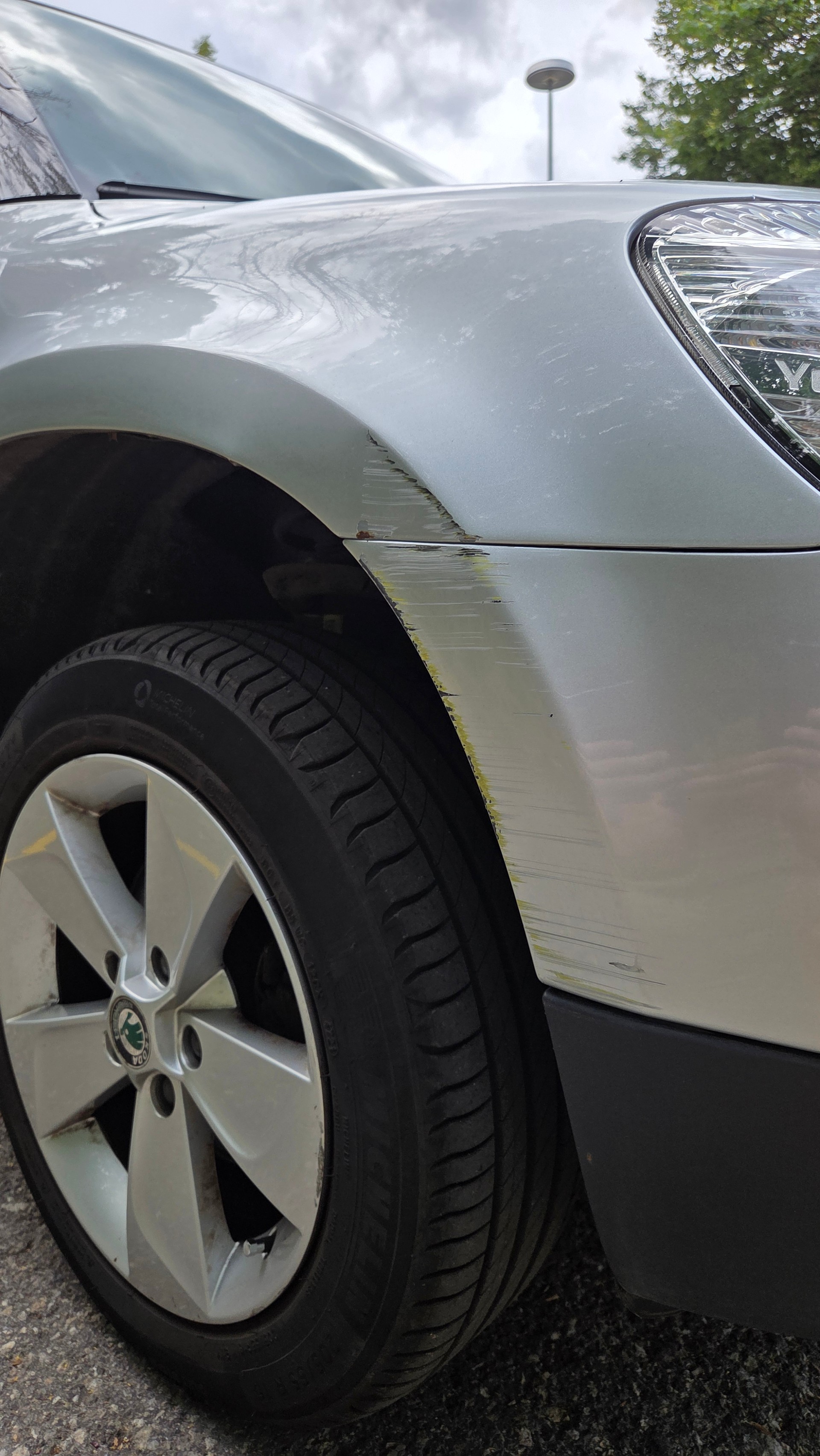 SKODA 1.8 TSI Active 4x4 DSG-image-2