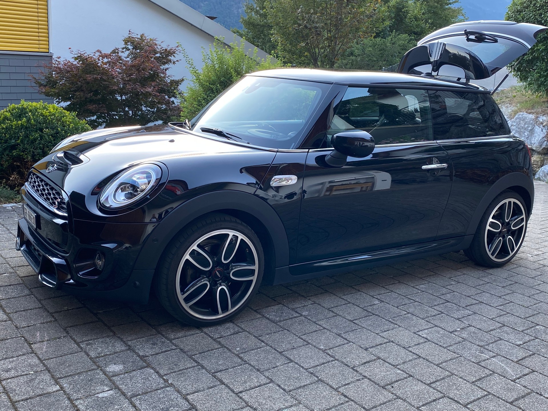 MINI 2.0i Cooper S-image-1