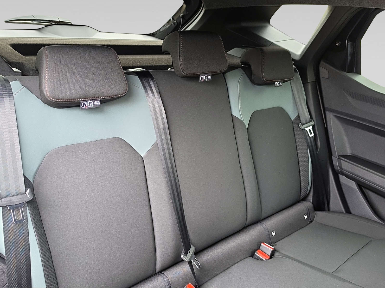 DACIA DUSTER Extreme hybrid 150 4x4-image-11