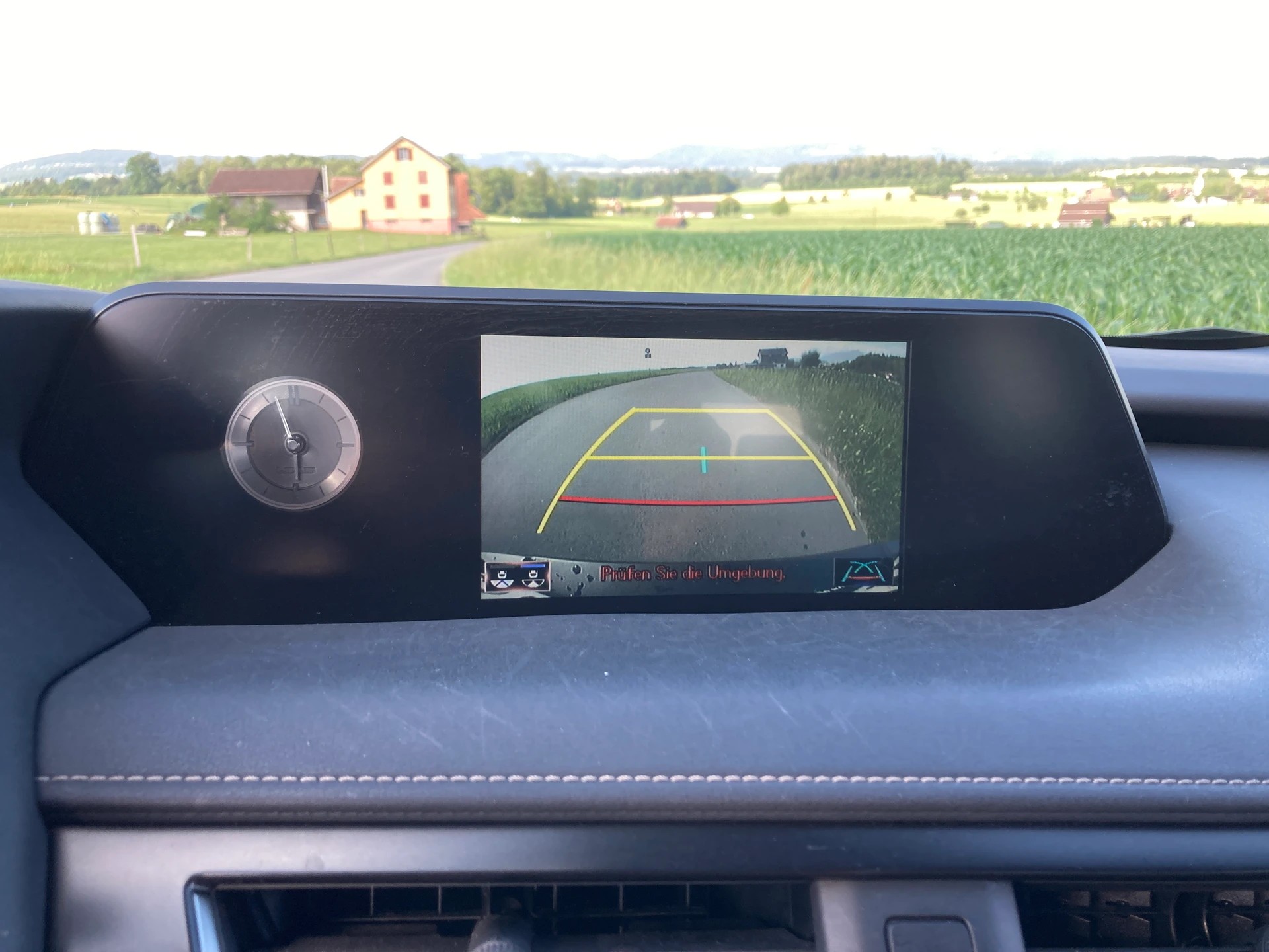 LEXUS UX 250h Impression AWD Automatic-image-13