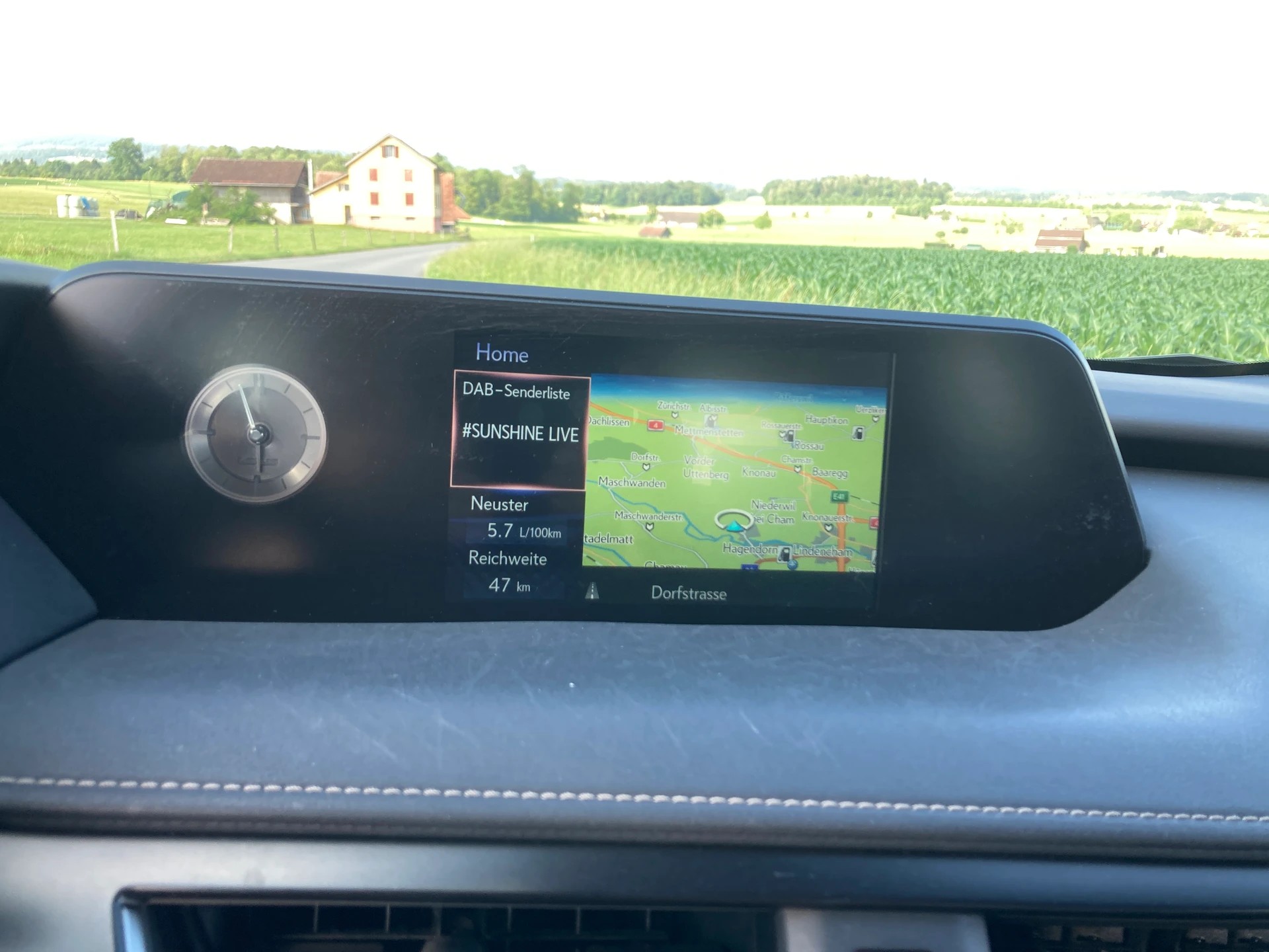 LEXUS UX 250h Impression AWD Automatic-image-12