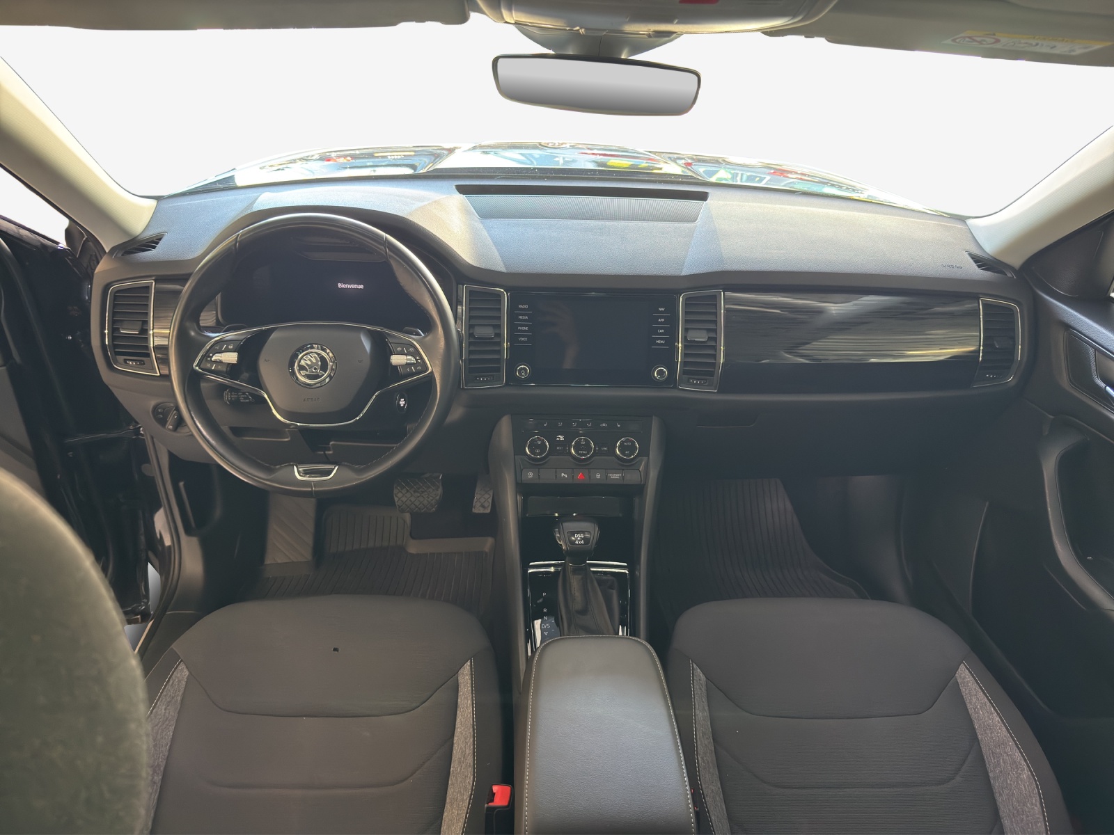 SKODA Kodiaq 2.0 TDI SCR Drive 4x4 DSG-image-8