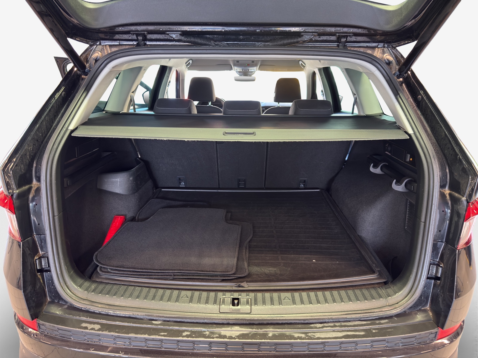 SKODA Kodiaq 2.0 TDI SCR Drive 4x4 DSG-image-12