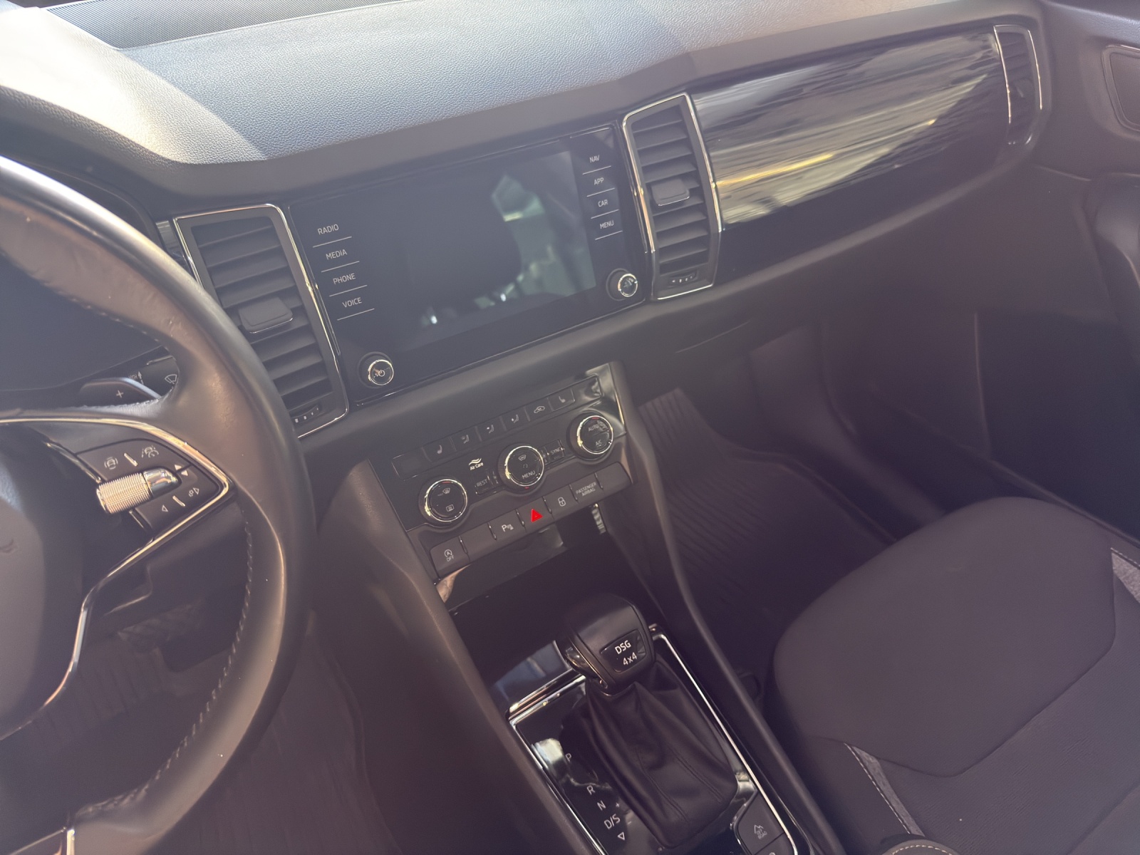 SKODA Kodiaq 2.0 TDI SCR Drive 4x4 DSG-image-10