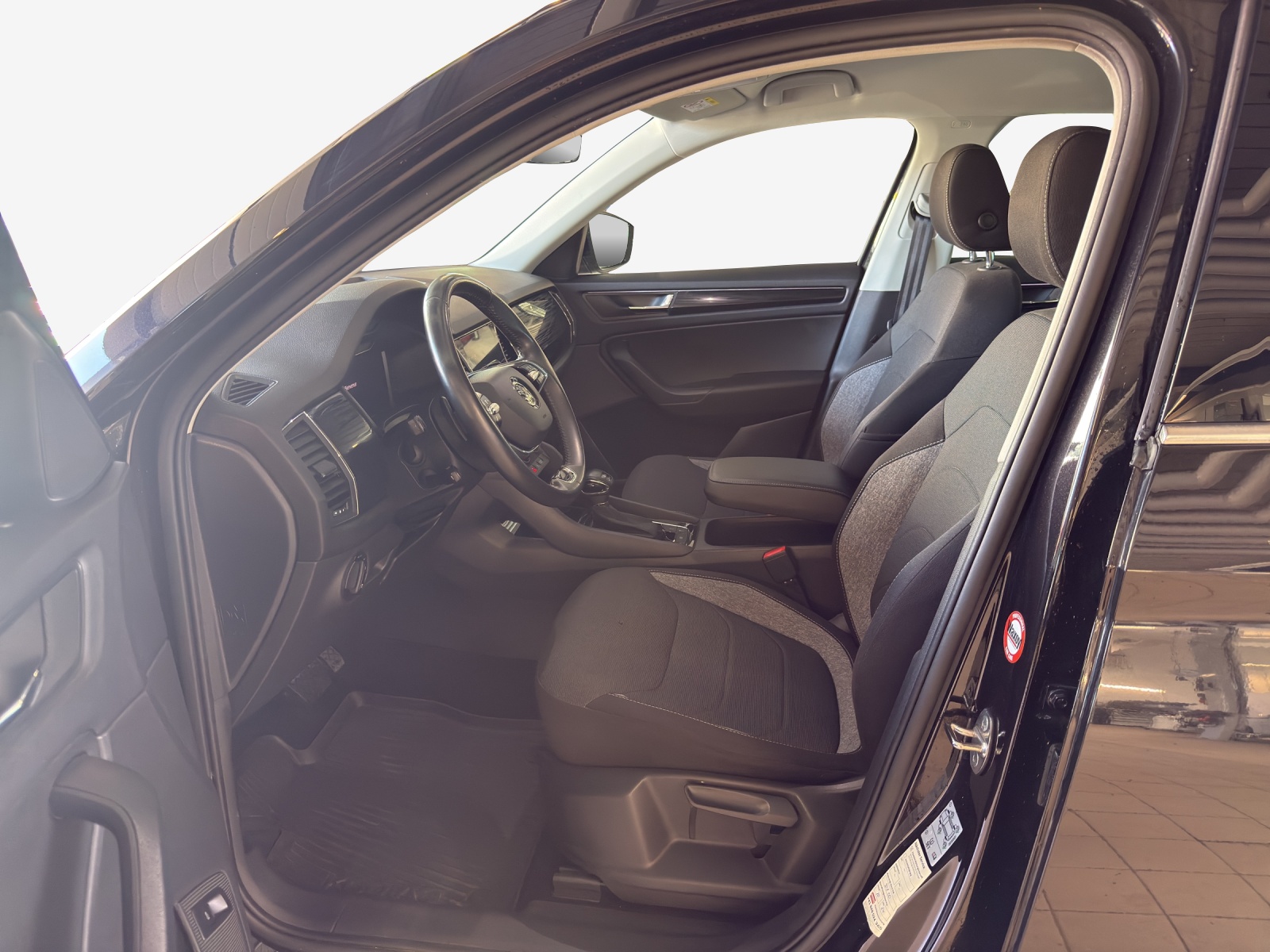 SKODA Kodiaq 2.0 TDI SCR Drive 4x4 DSG-image-7