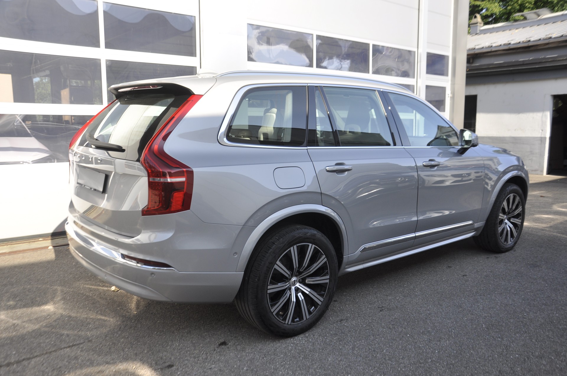 VOLVO XC90 B5 Diesel Mild Hybrid AWD Ultimate Bright Geartronic 7 Plätze-image-2