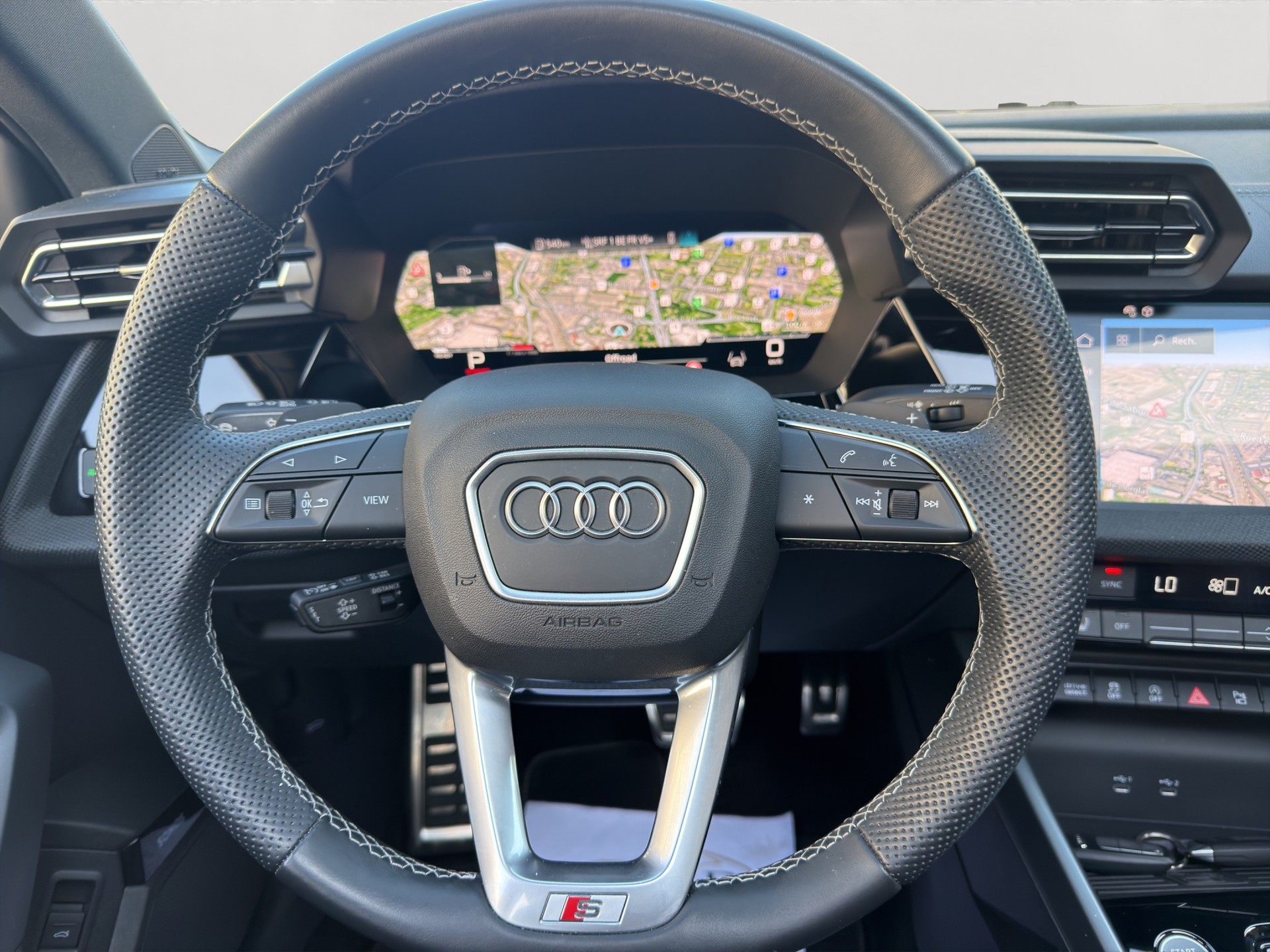 AUDI A3 Sportback 35 TFSI S line S-tronic-image-8