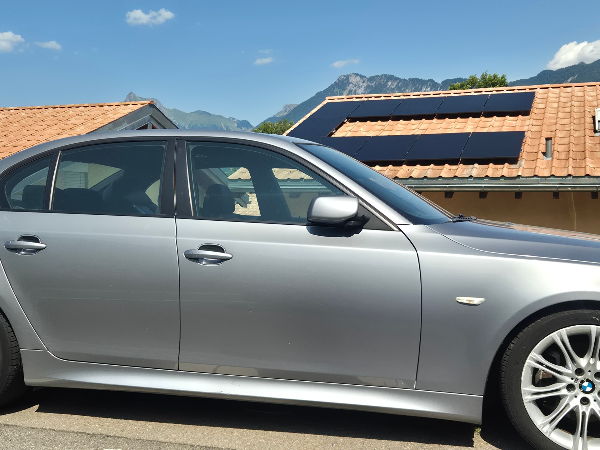 BMW 530d M-pack-image-1