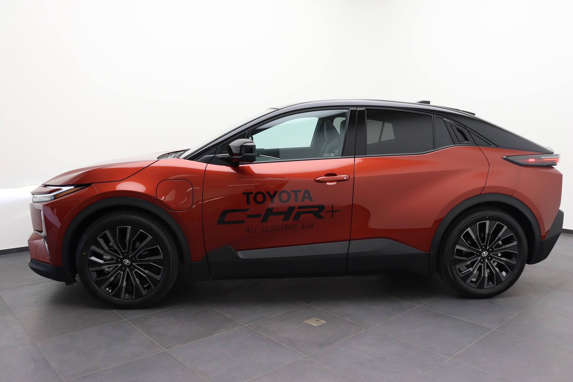 TOYOTA C-HR+ Premium AWD-image-2