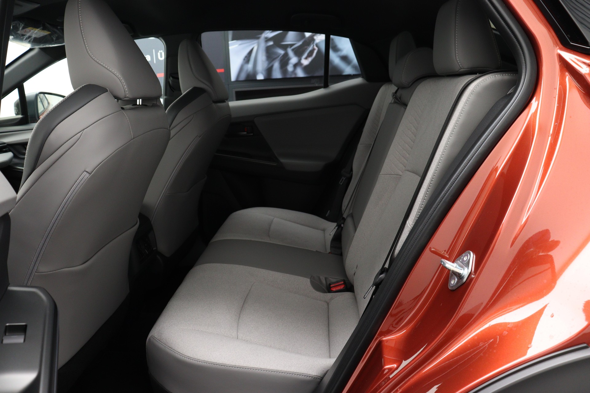 TOYOTA C-HR+ Premium AWD-image-12