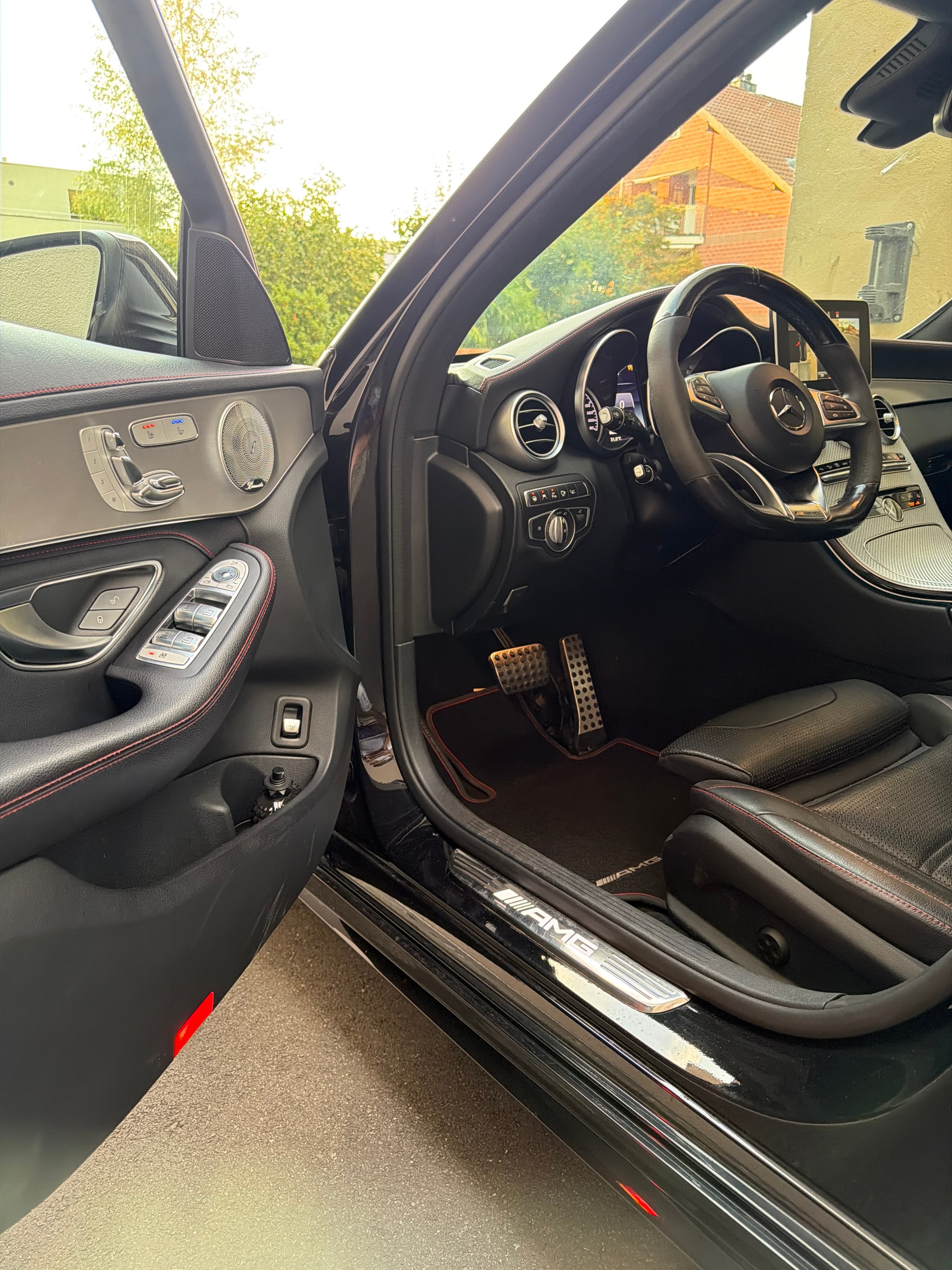 MERCEDES-BENZ C 43 AMG 4matic-image-3