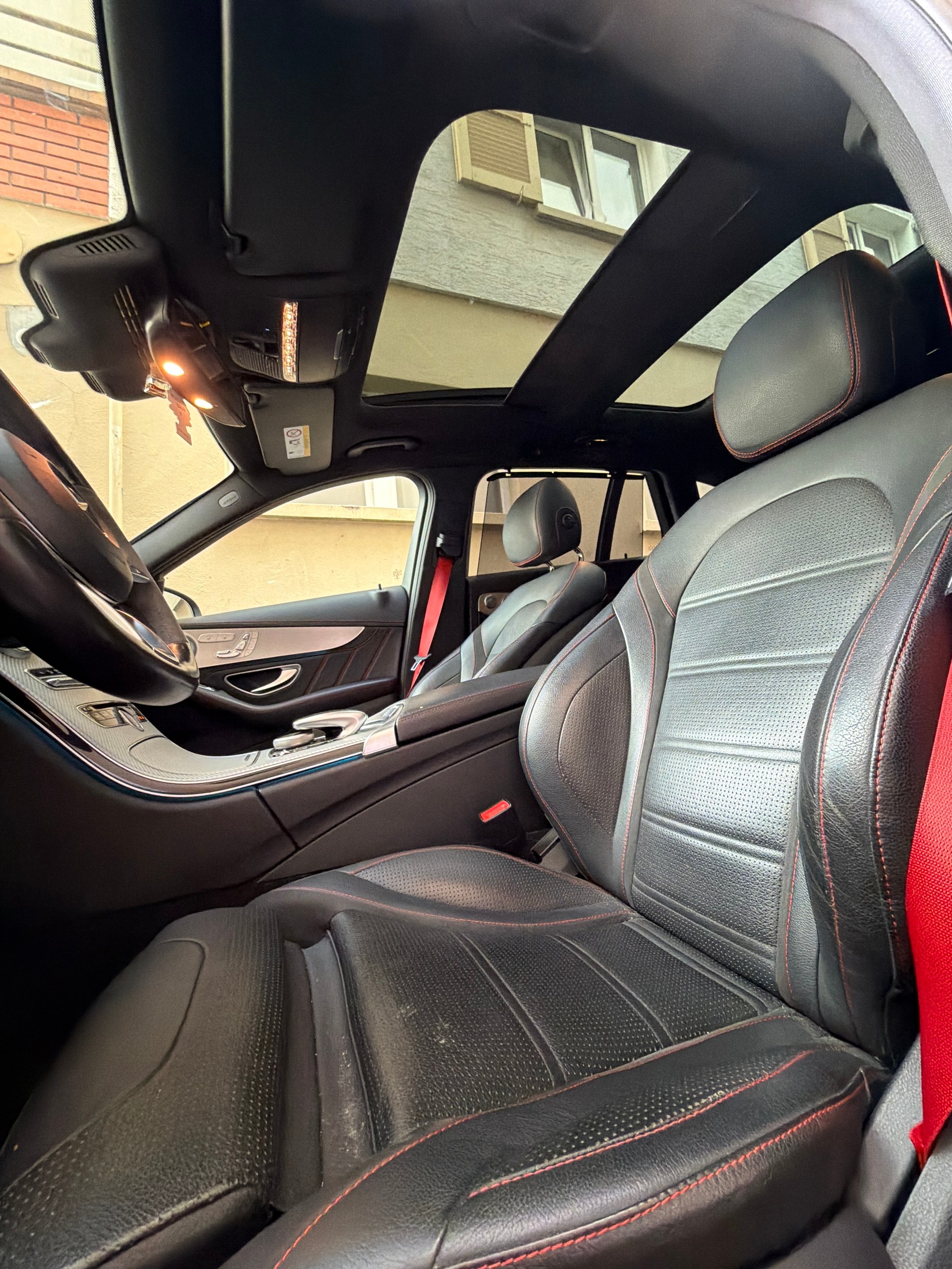 MERCEDES-BENZ C 43 AMG 4matic-image-4