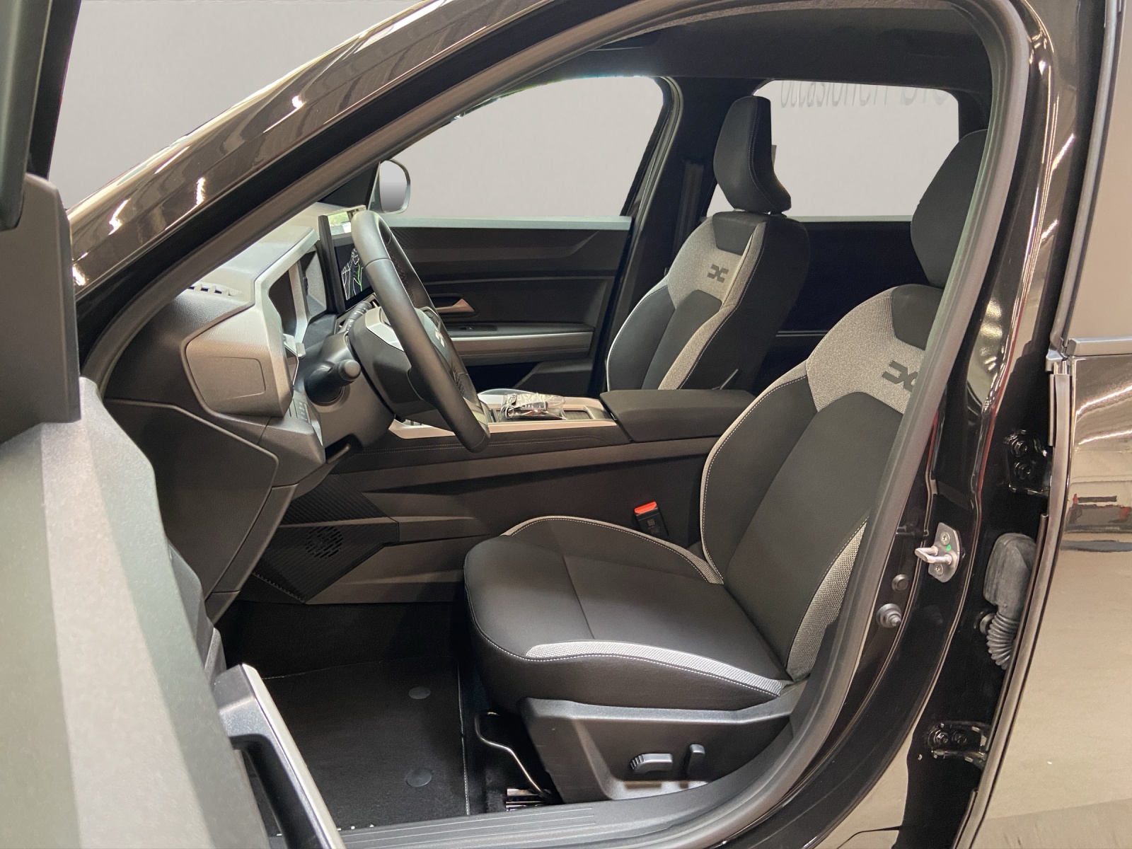 DACIA Bigster 1.8 Hybrid Journey-image-9