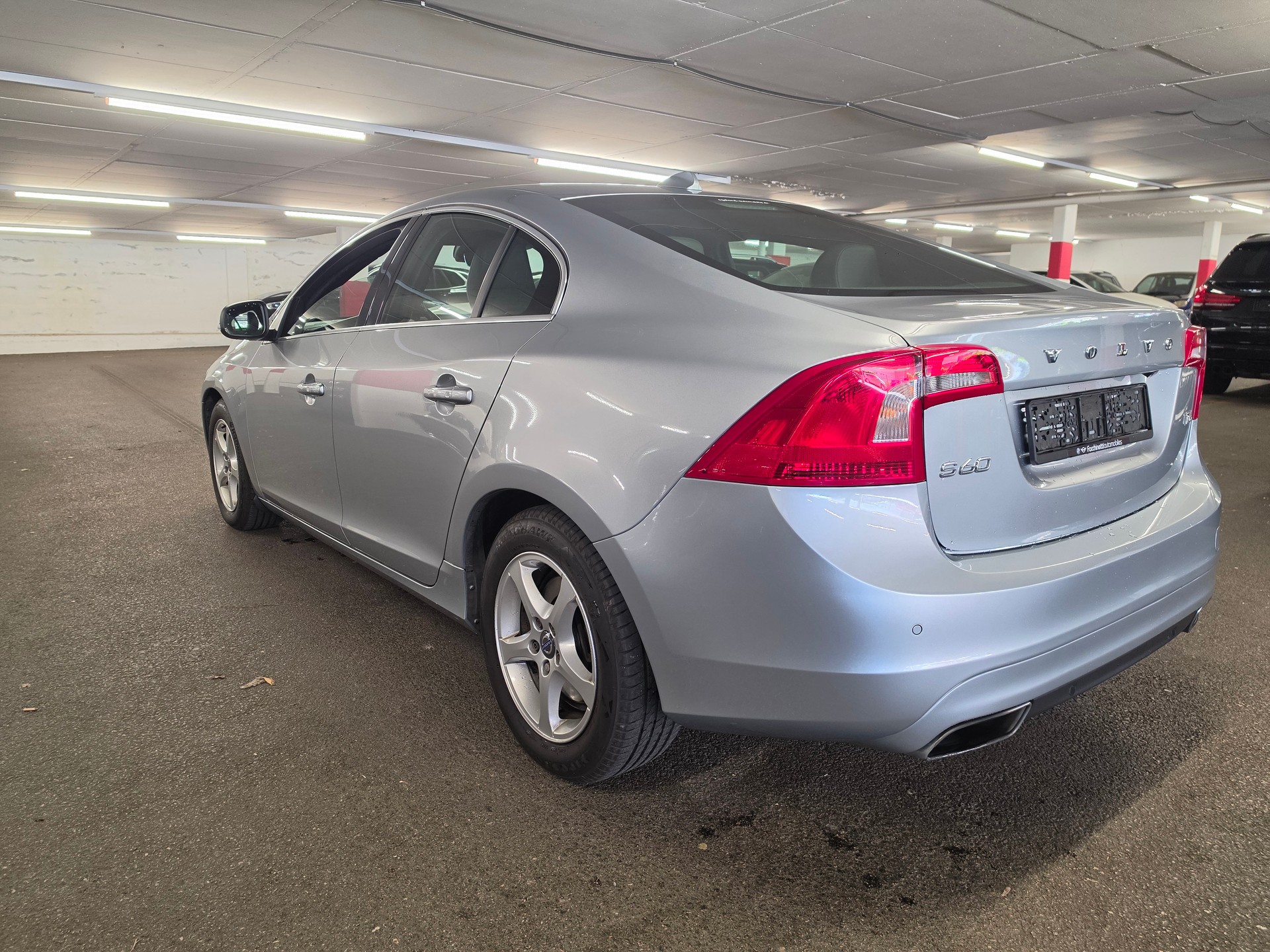 VOLVO S60 T6 Momentum Geartronic-image-6