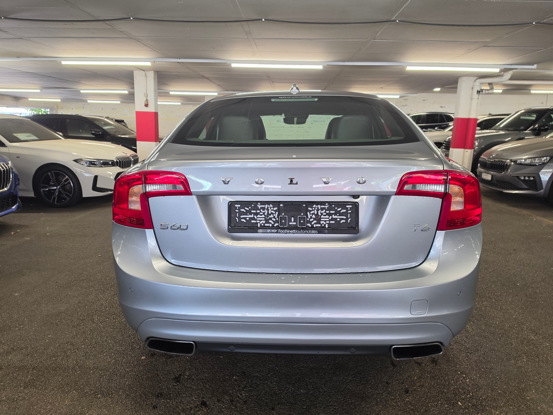 VOLVO S60 T6 Momentum Geartronic-image-7