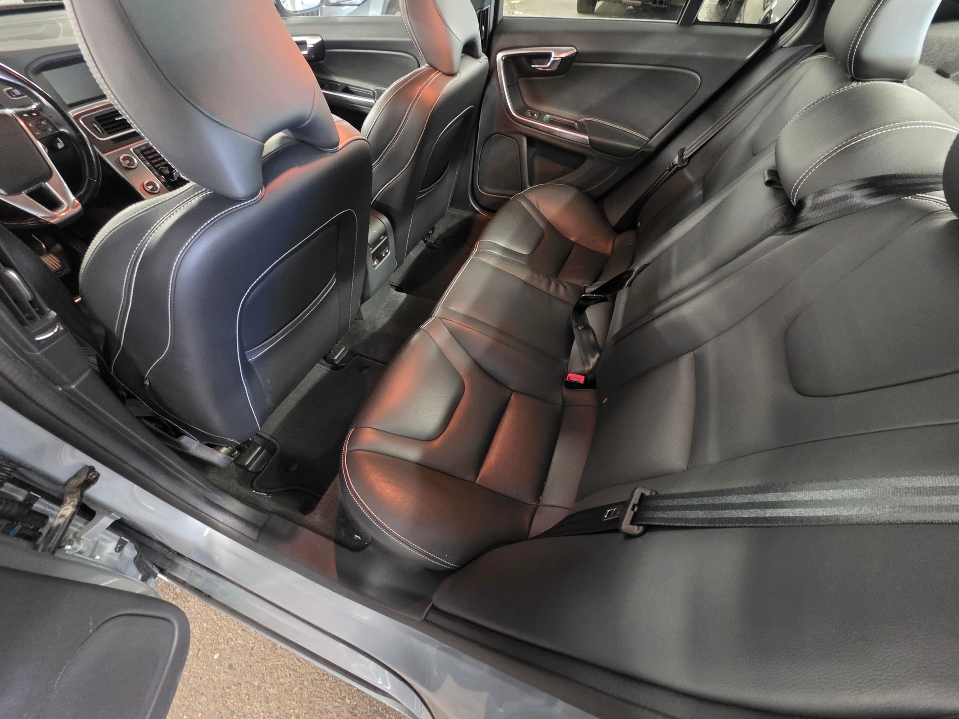 VOLVO S60 T6 Momentum Geartronic-image-13