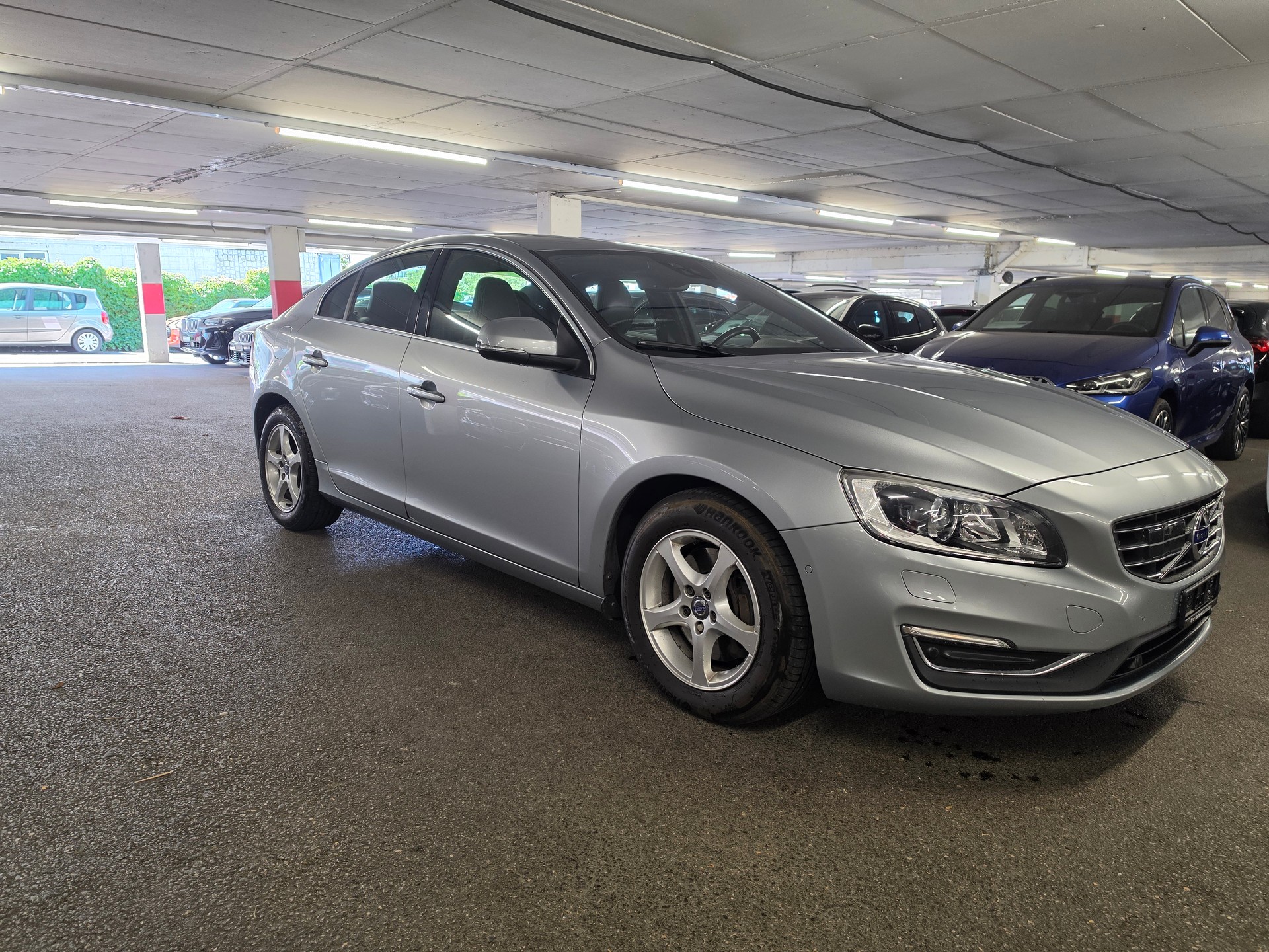 VOLVO S60 T6 Momentum Geartronic-image-3