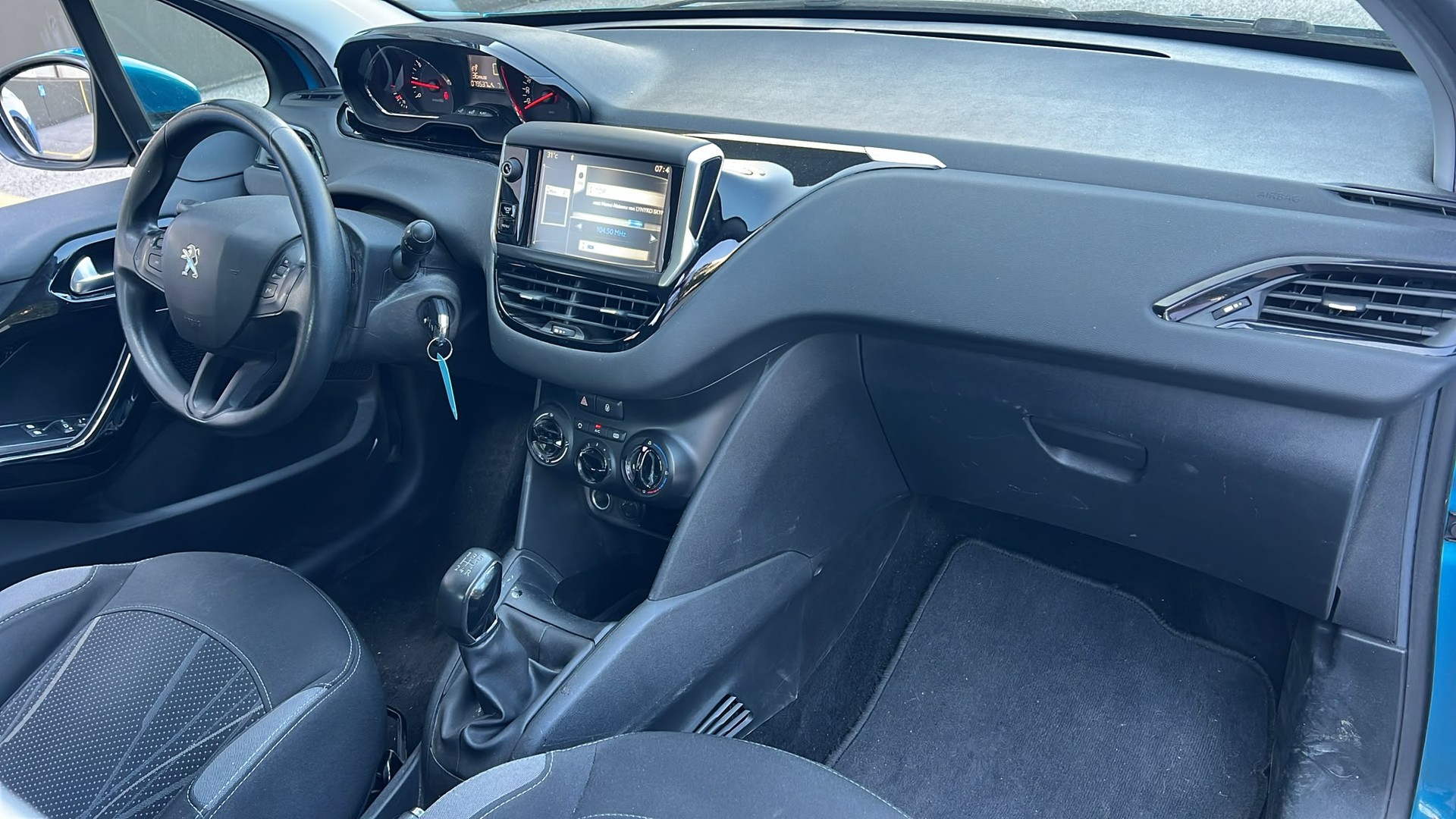 PEUGEOT 208 1.2 VTI Active-image-9