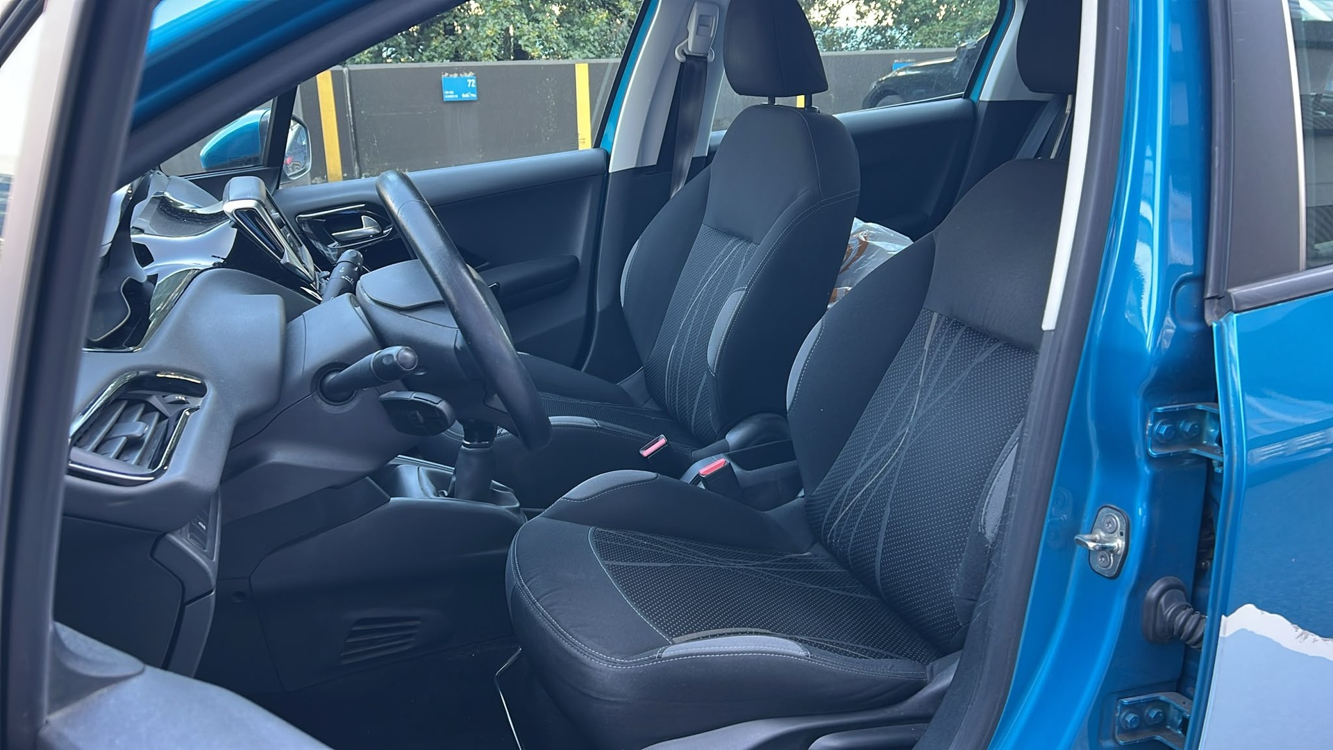 PEUGEOT 208 1.2 VTI Active-image-10