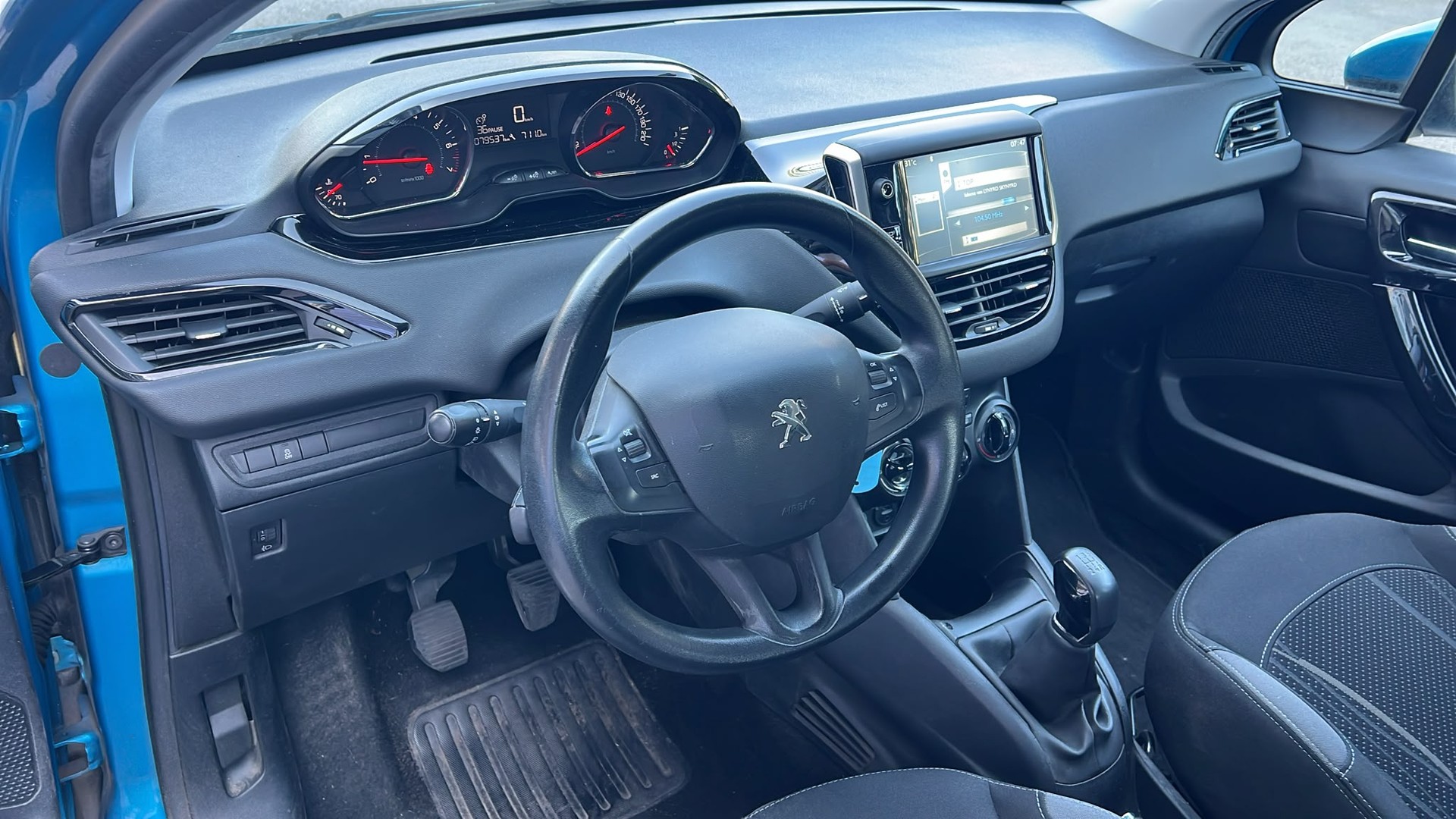 PEUGEOT 208 1.2 VTI Active-image-8