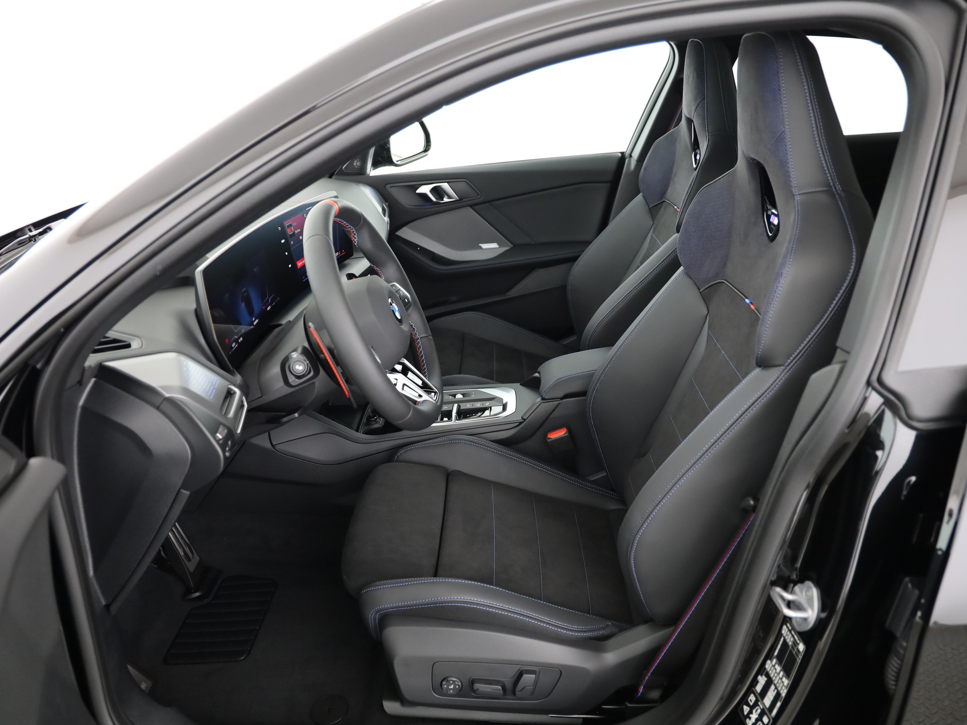 BMW M235i xDrive Gran Coupé-image-12