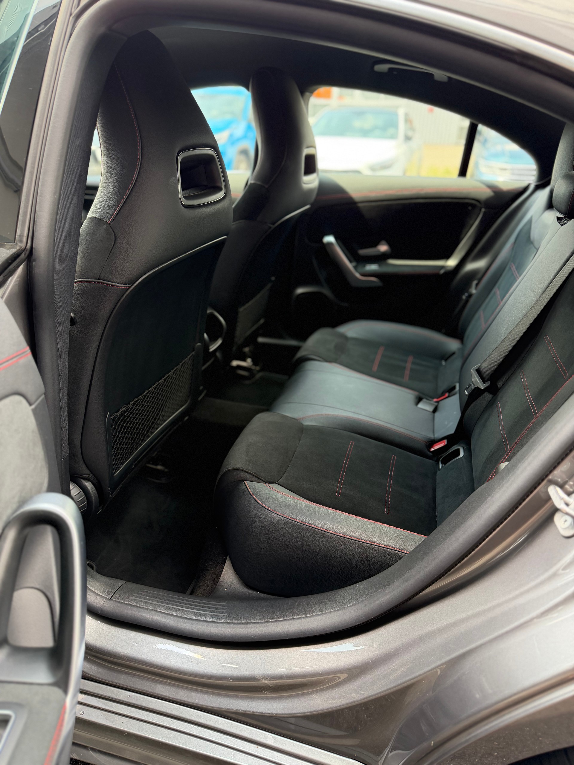 MERCEDES-BENZ CLA 200 7G-DCT-image-13