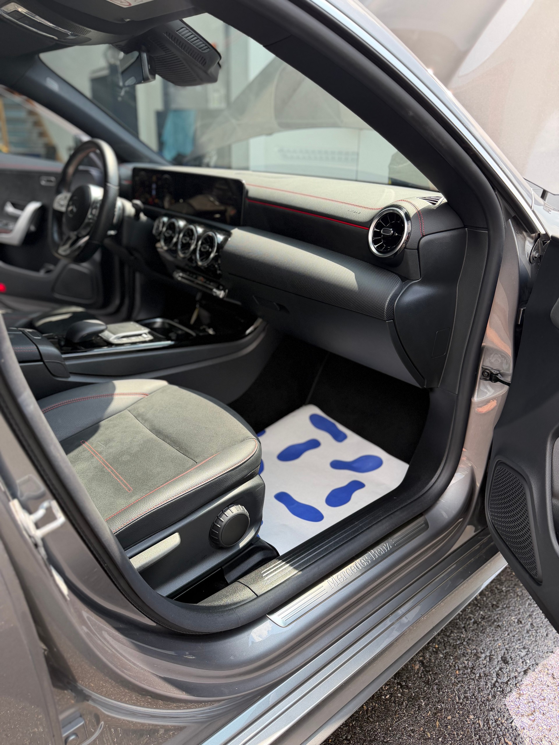 MERCEDES-BENZ CLA 200 7G-DCT-image-8