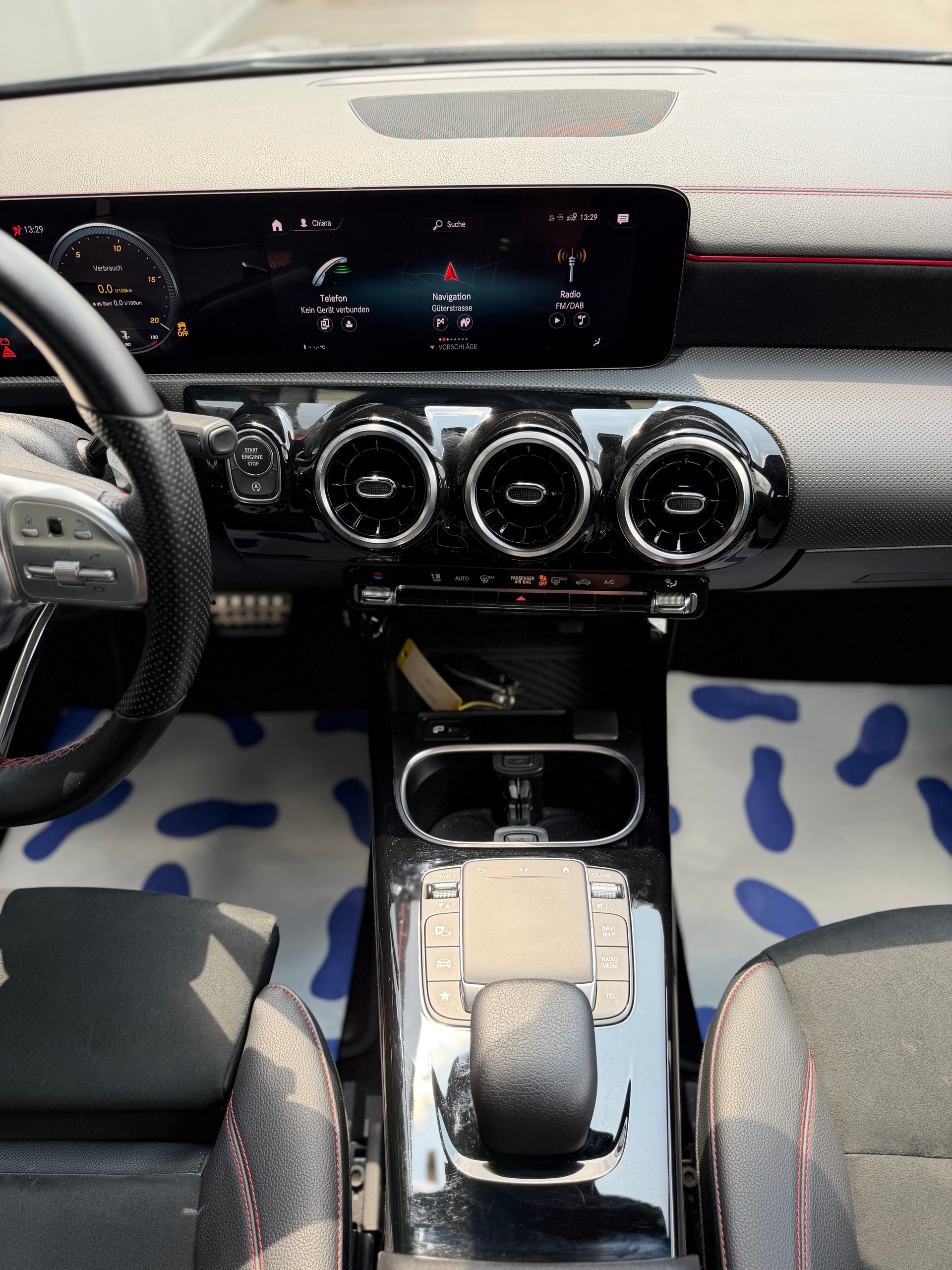 MERCEDES-BENZ CLA 200 7G-DCT-image-11