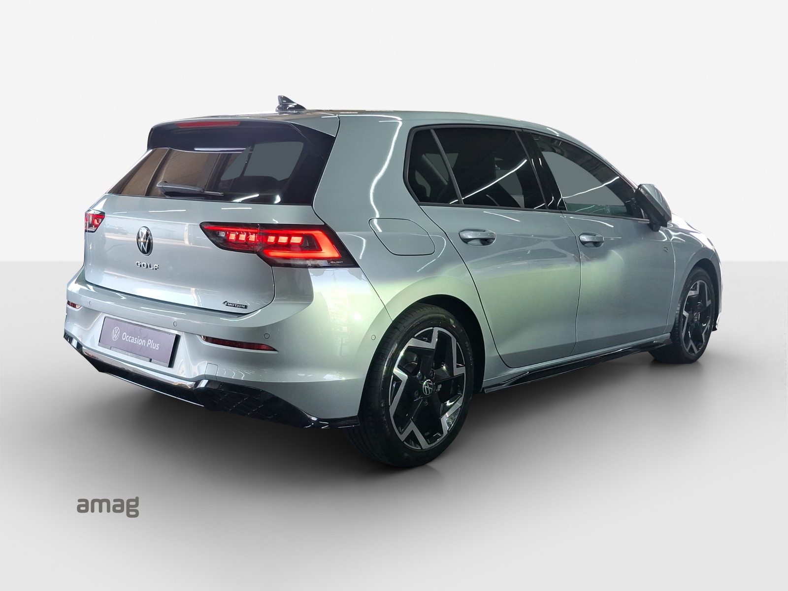 VW Golf 2.0 TSI R-Line DSG 4 Motion-image-4