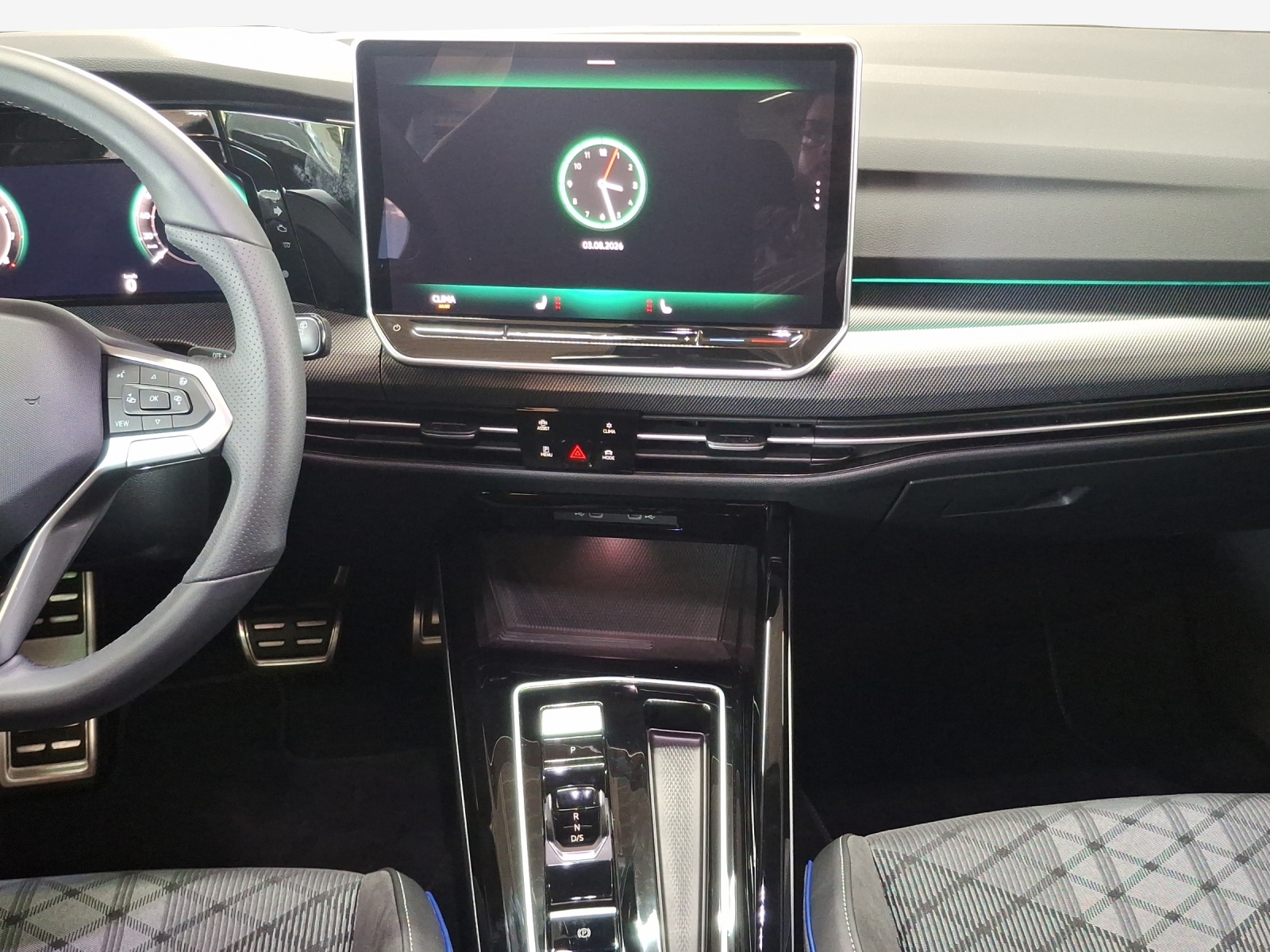VW Golf 2.0 TSI R-Line DSG 4 Motion-image-10