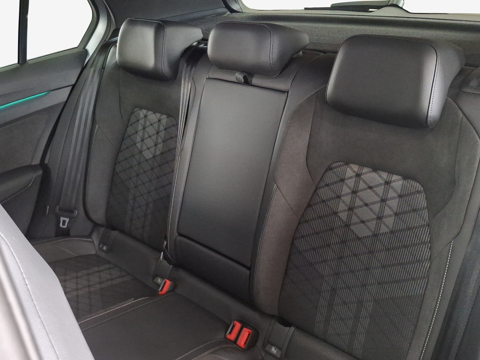 VW Golf 2.0 TSI R-Line DSG 4 Motion-image-11