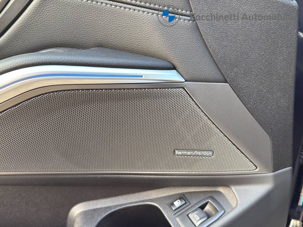 BMW 330e xDrive Steptronic M Sport Pro-image-13