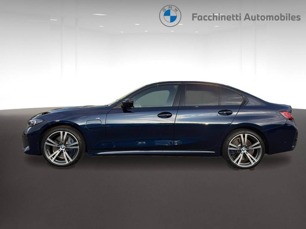 BMW 330e xDrive Steptronic M Sport Pro-image-2