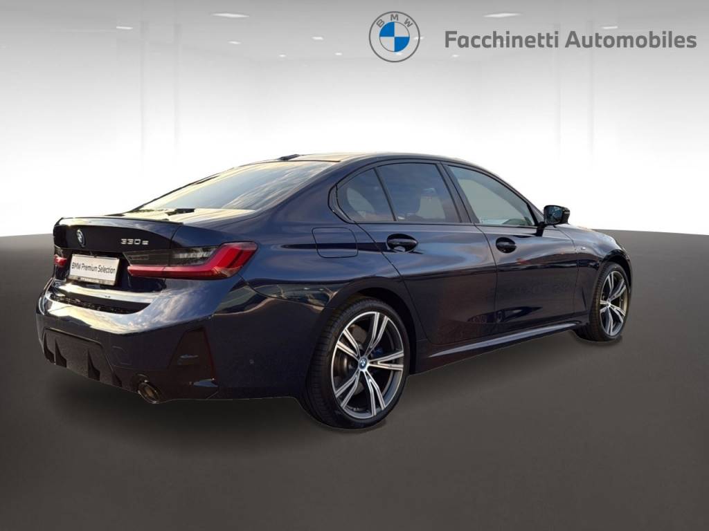 BMW 330e xDrive Steptronic M Sport Pro-image-5