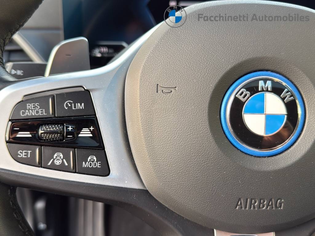 BMW 330e xDrive Steptronic M Sport Pro-image-16