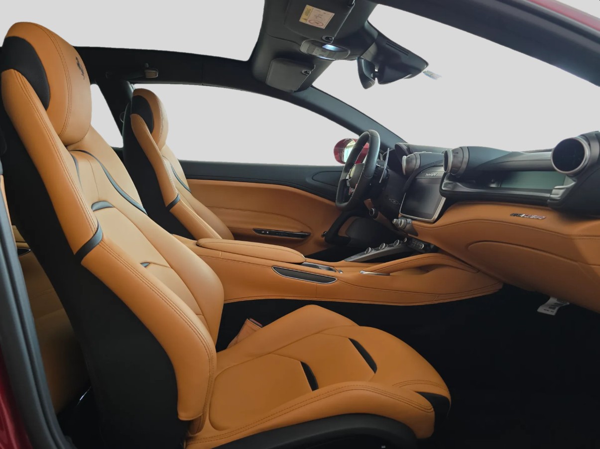 FERRARI GTC 4 Lusso-image-11