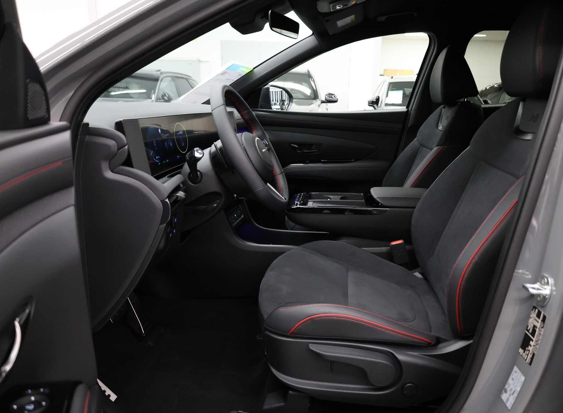 HYUNDAI Tucson 1.6 T-GDi PHEV N-Line 4WD-image-15
